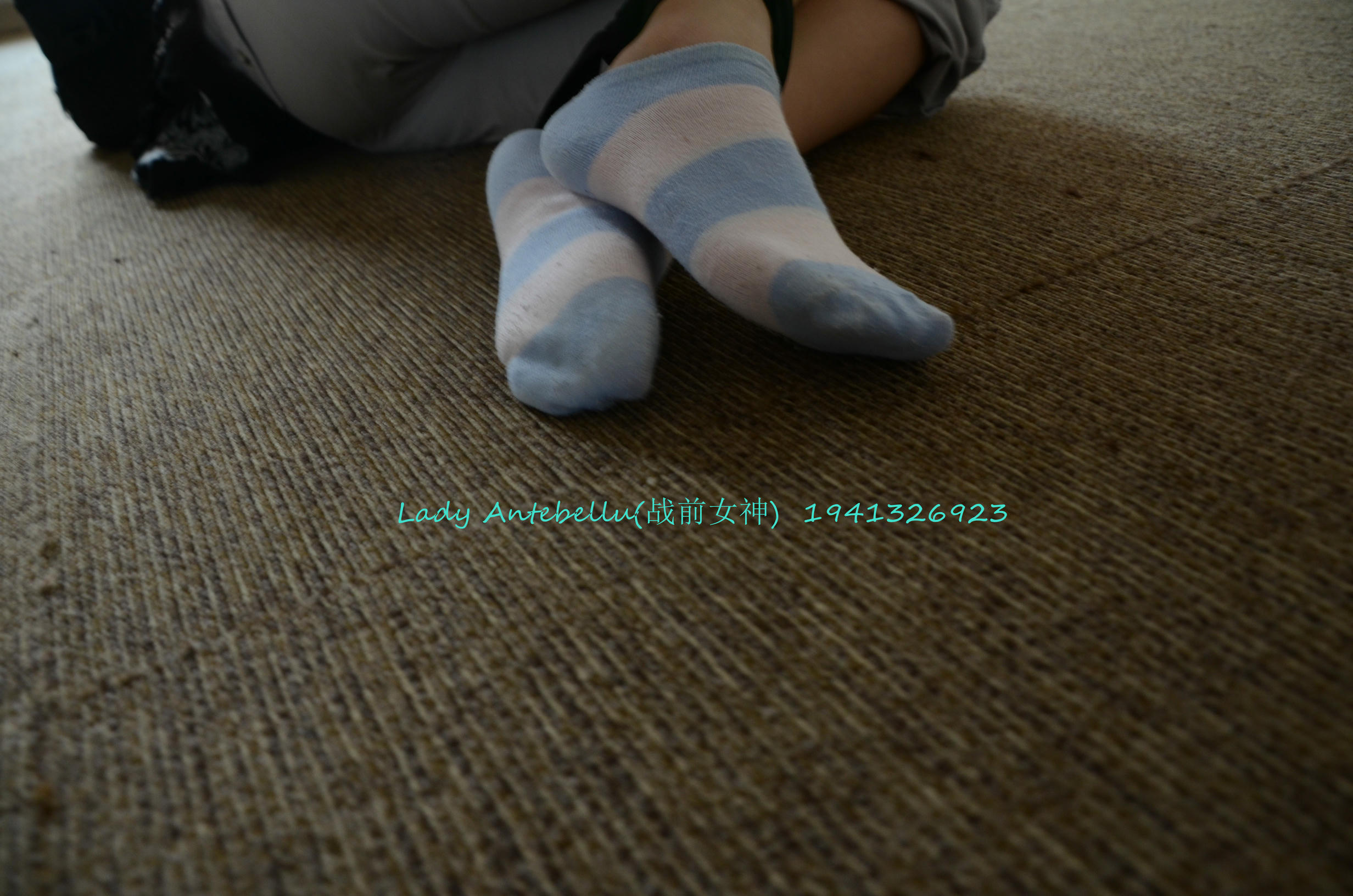 [战前女神] 恋足美腿棉袜女神级摄影套图 055 [159P-375MB]_第4集