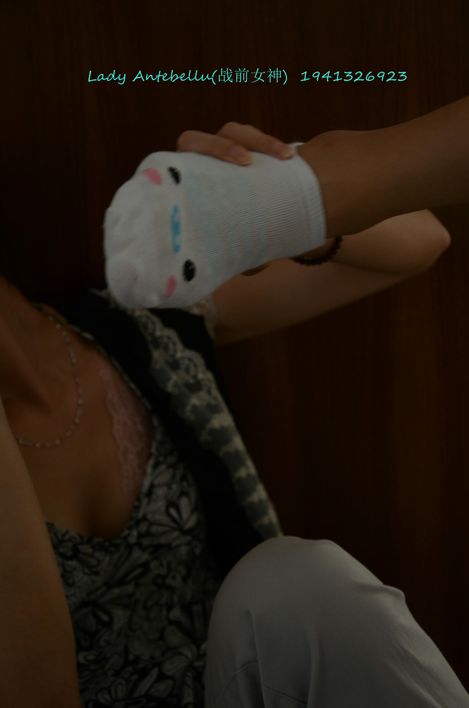 [战前女神] 恋足美腿棉袜女神级摄影套图 055 [159P-375MB]_第1集