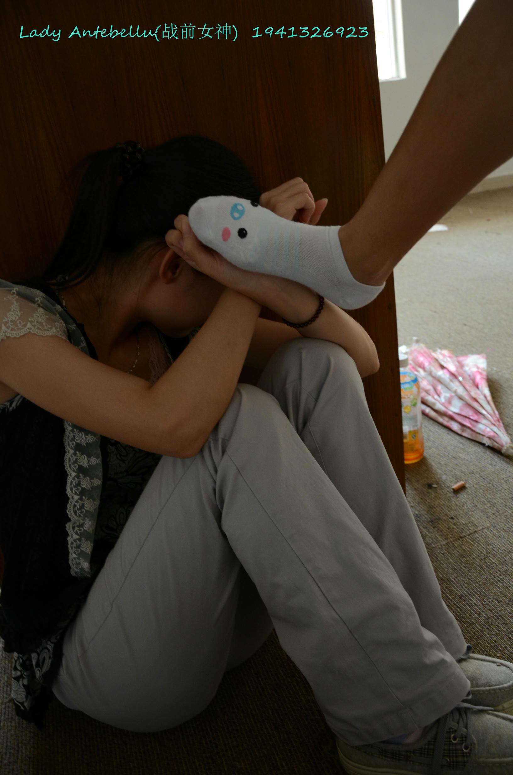 [战前女神] 恋足美腿棉袜女神级摄影套图 055 [159P-375MB]_第1集