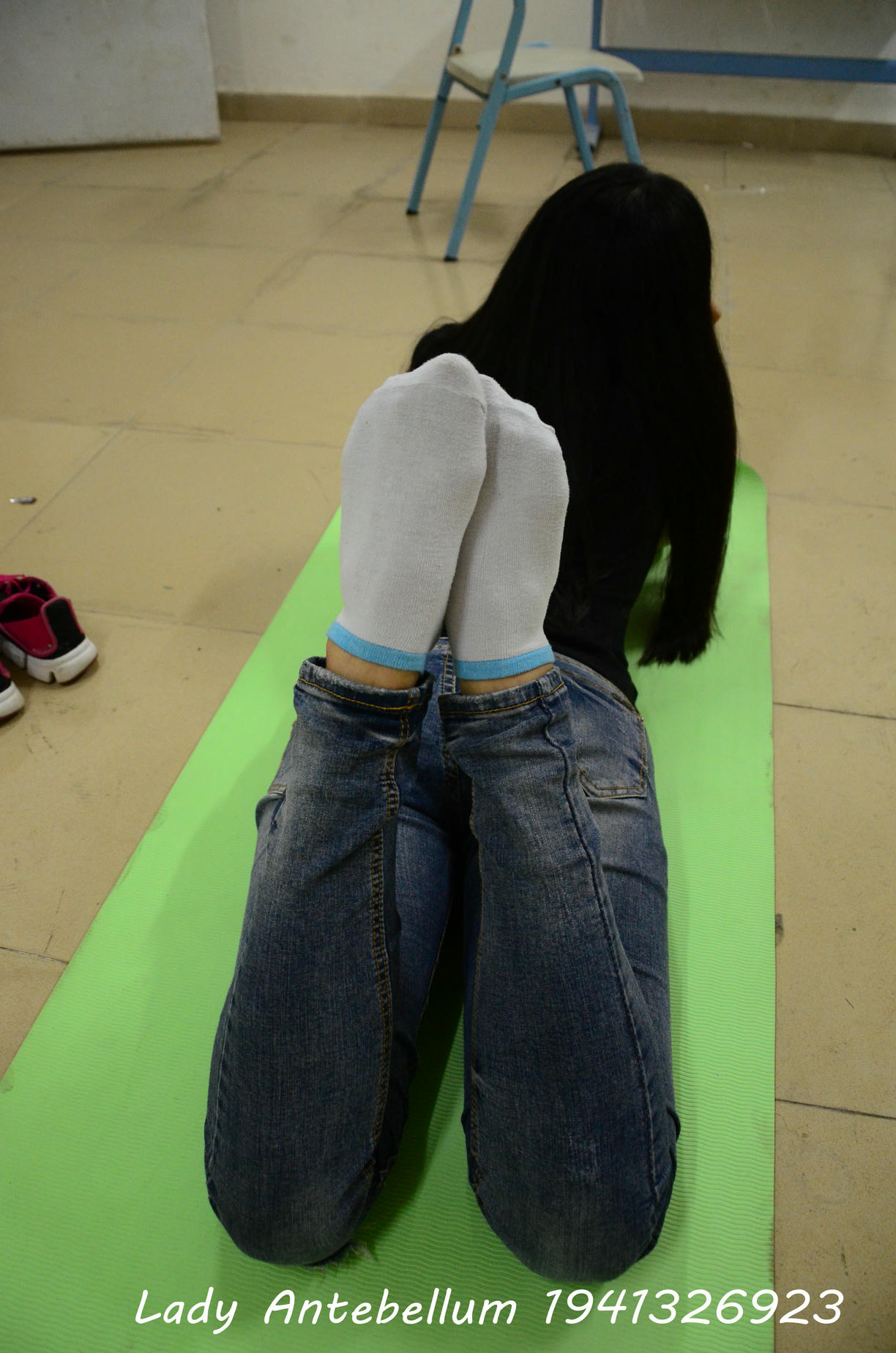 [战前女神] 恋足美腿棉袜女神级摄影套图 056 [75P-82MB]_第3集