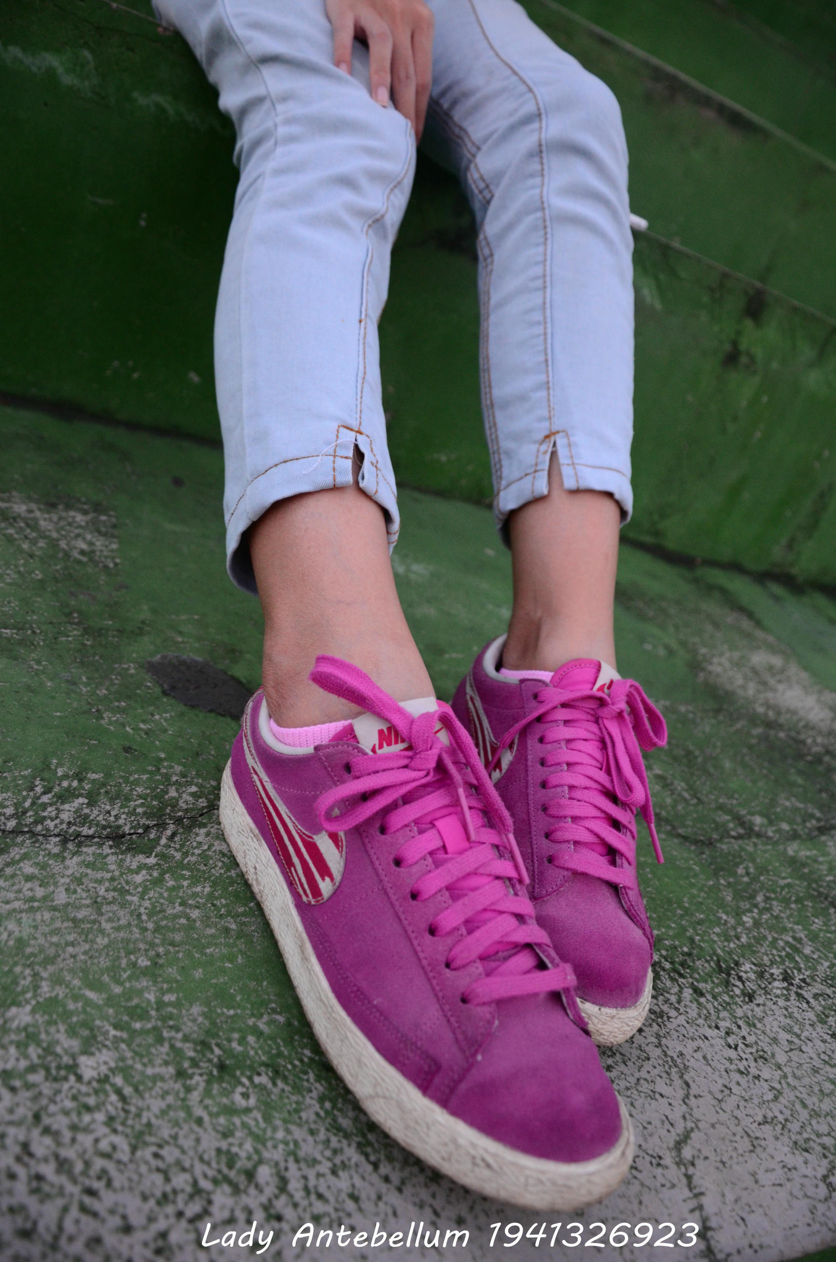 [战前女神] 恋足美腿棉袜女神级摄影套图 057 [55P-117MB]_第1集