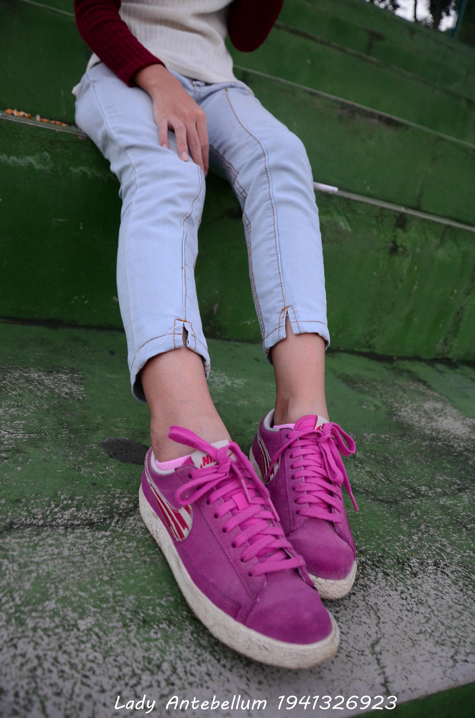 [战前女神] 恋足美腿棉袜女神级摄影套图 057 [55P-117MB]_第1集