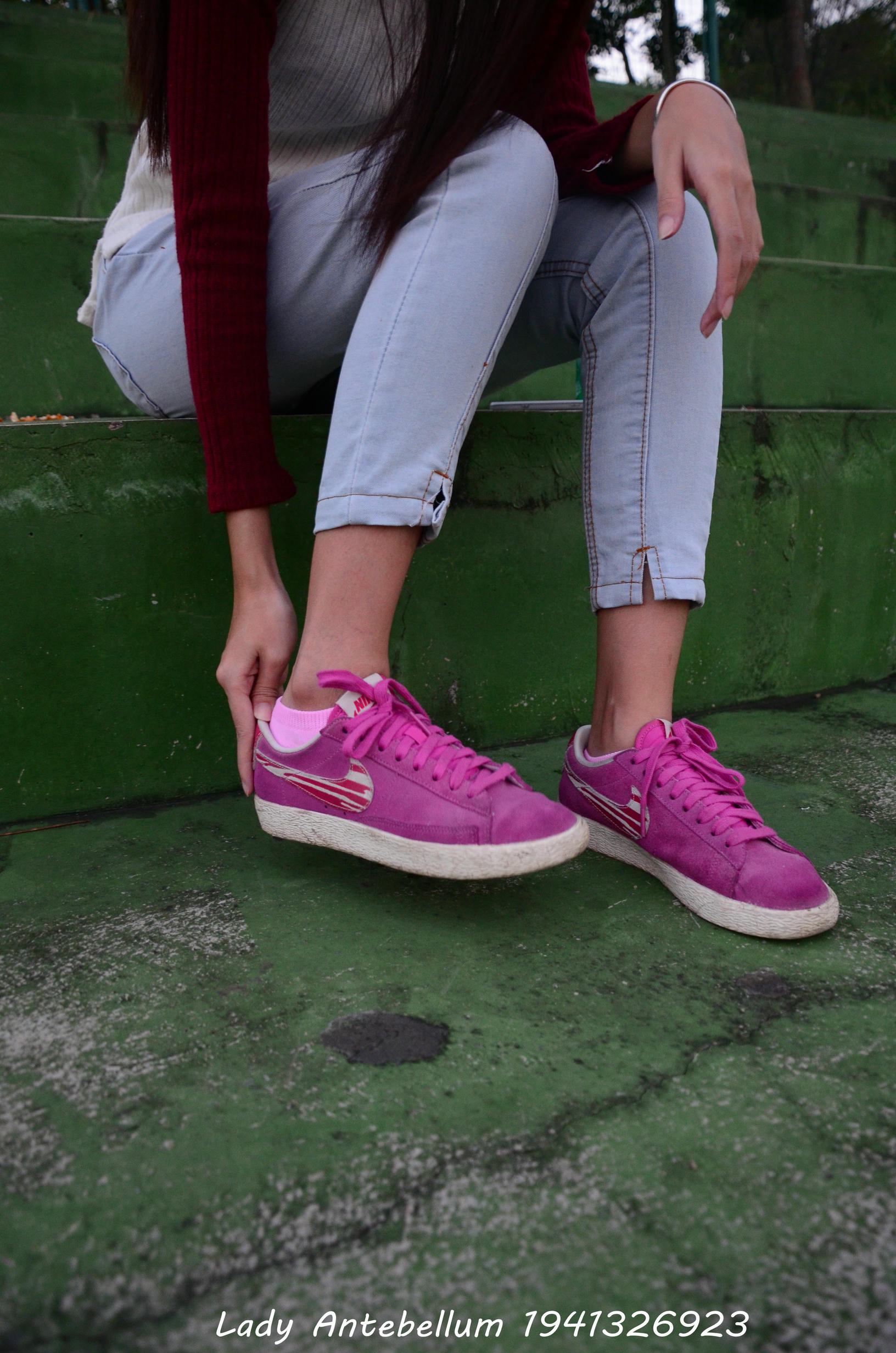 [战前女神] 恋足美腿棉袜女神级摄影套图 057 [55P-117MB]_第1集