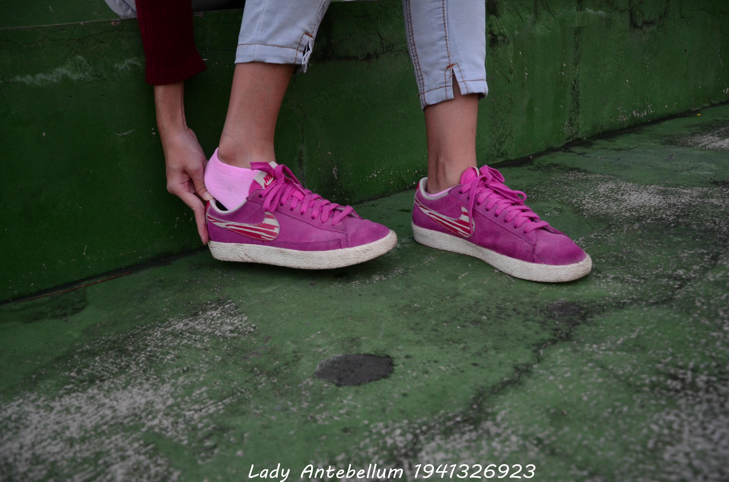 [战前女神] 恋足美腿棉袜女神级摄影套图 057 [55P-117MB]_第1集