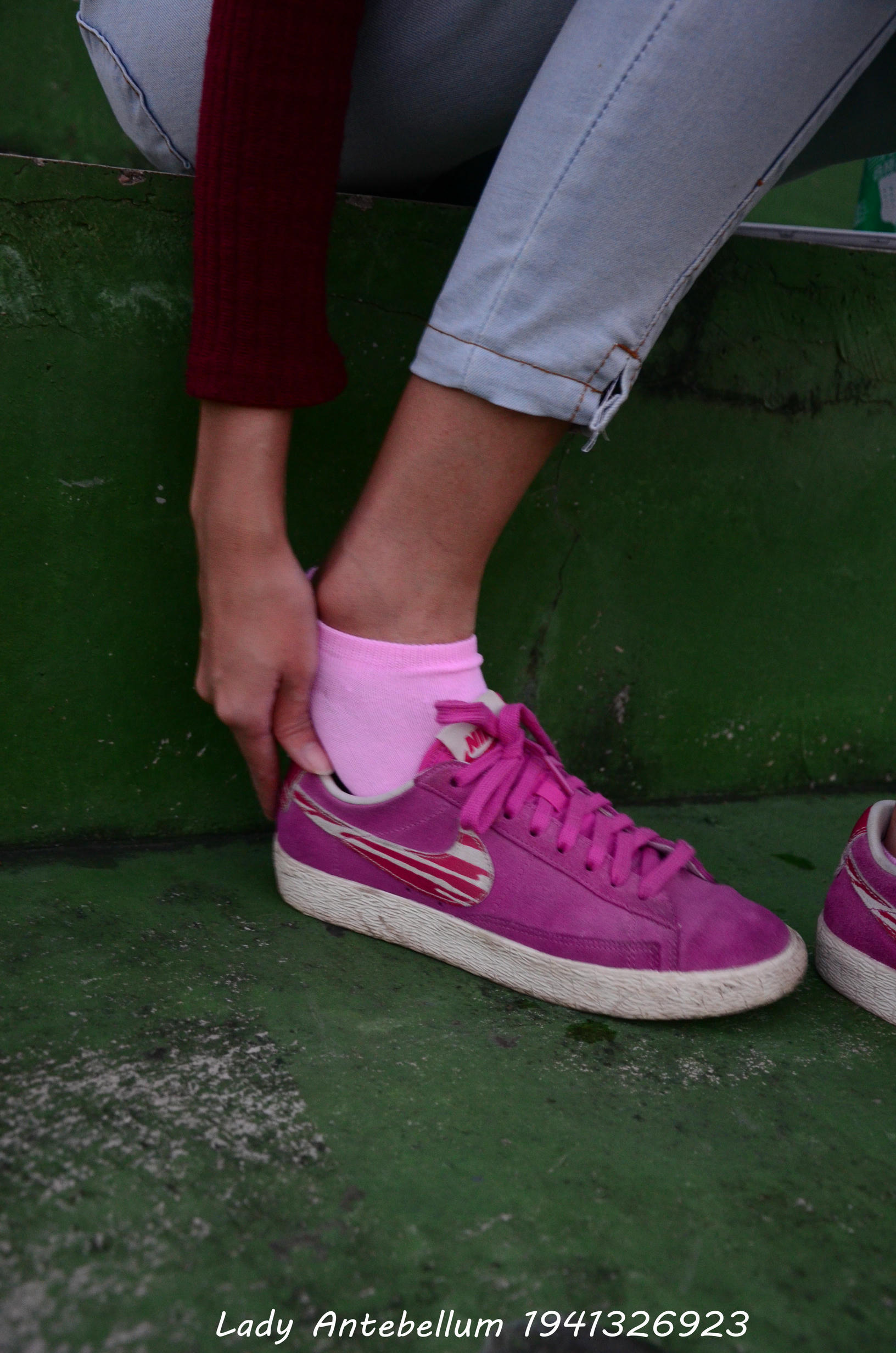 [战前女神] 恋足美腿棉袜女神级摄影套图 057 [55P-117MB]_第1集