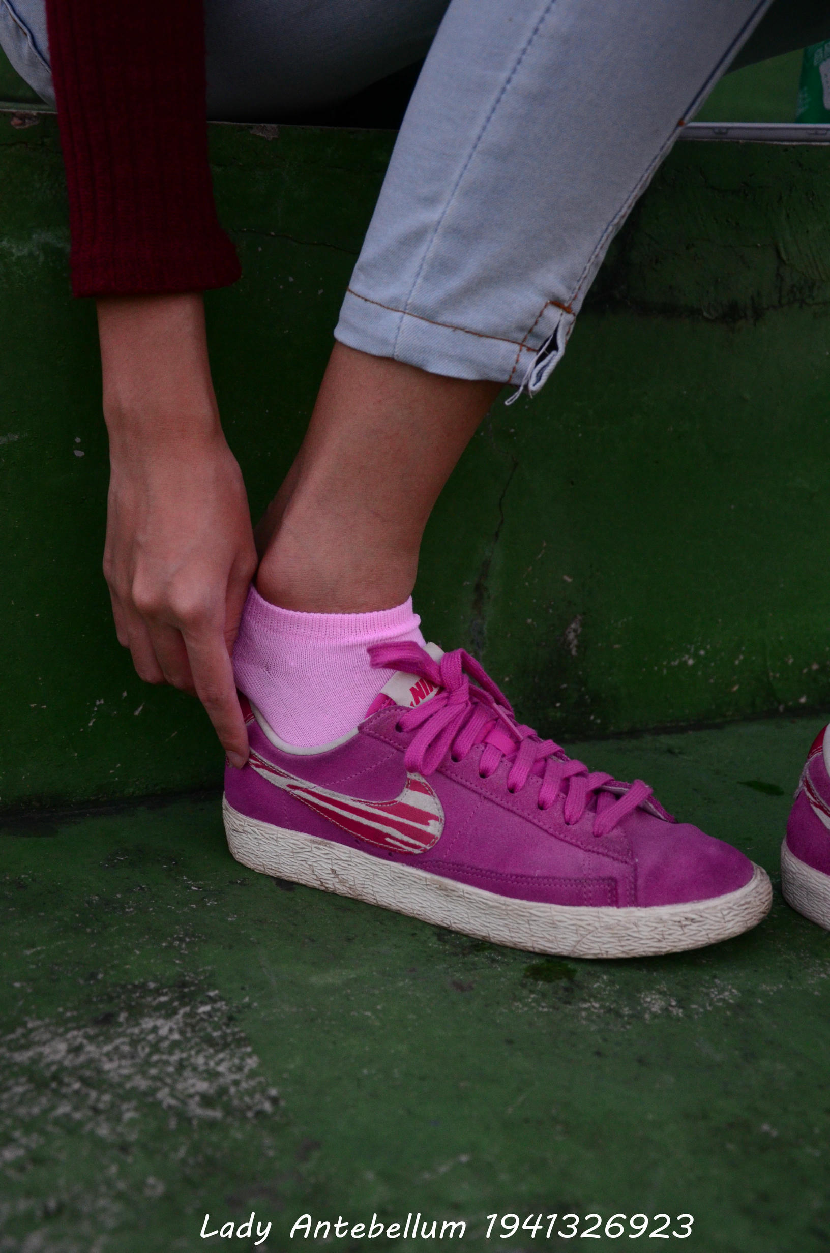 [战前女神] 恋足美腿棉袜女神级摄影套图 057 [55P-117MB]_第1集