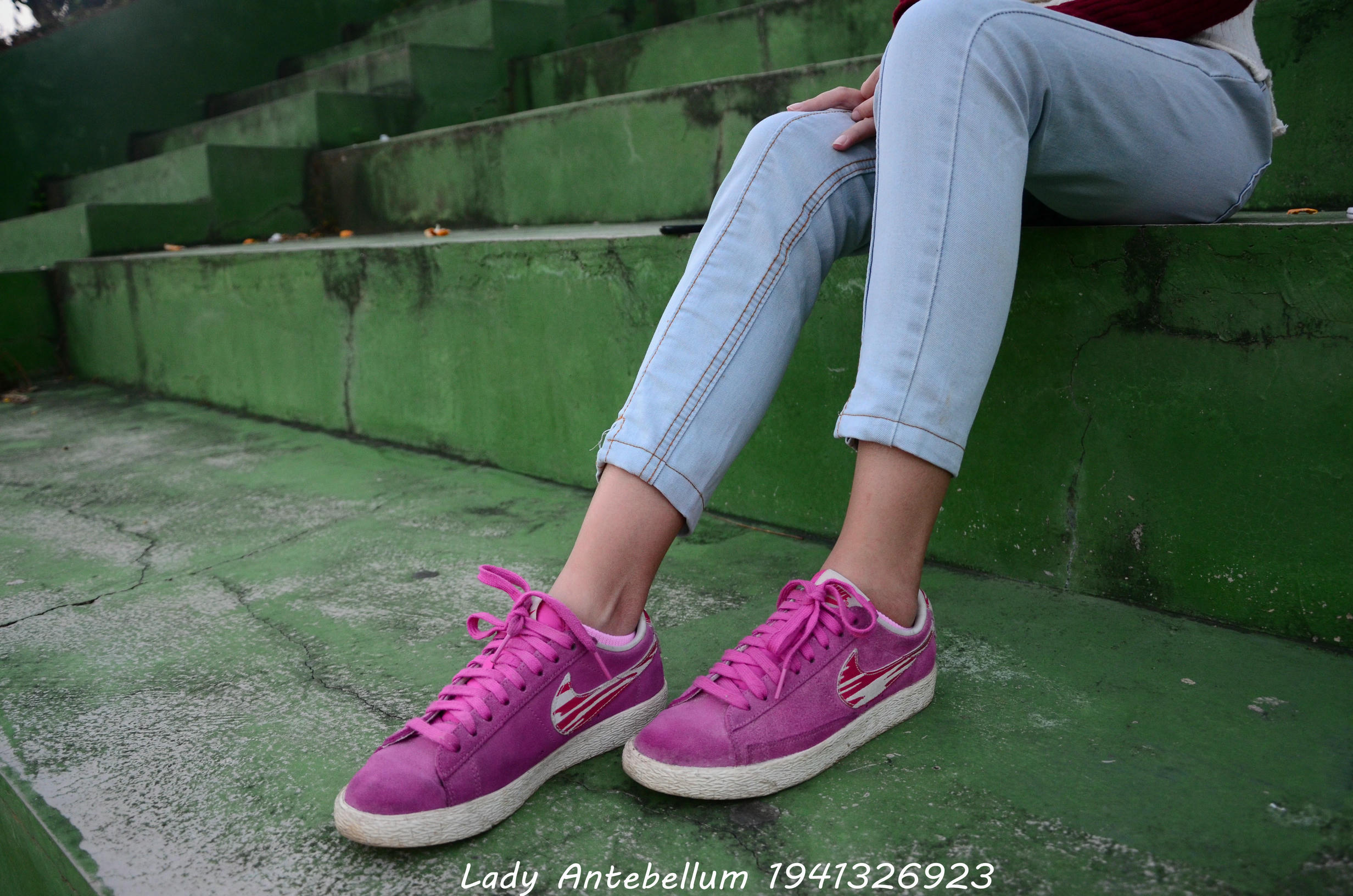 [战前女神] 恋足美腿棉袜女神级摄影套图 057 [55P-117MB]_第1集