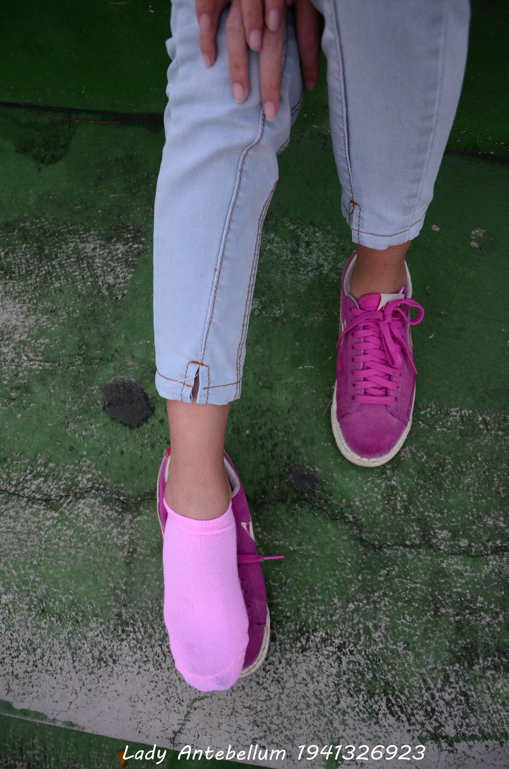 [战前女神] 恋足美腿棉袜女神级摄影套图 057 [55P-117MB]_第2集