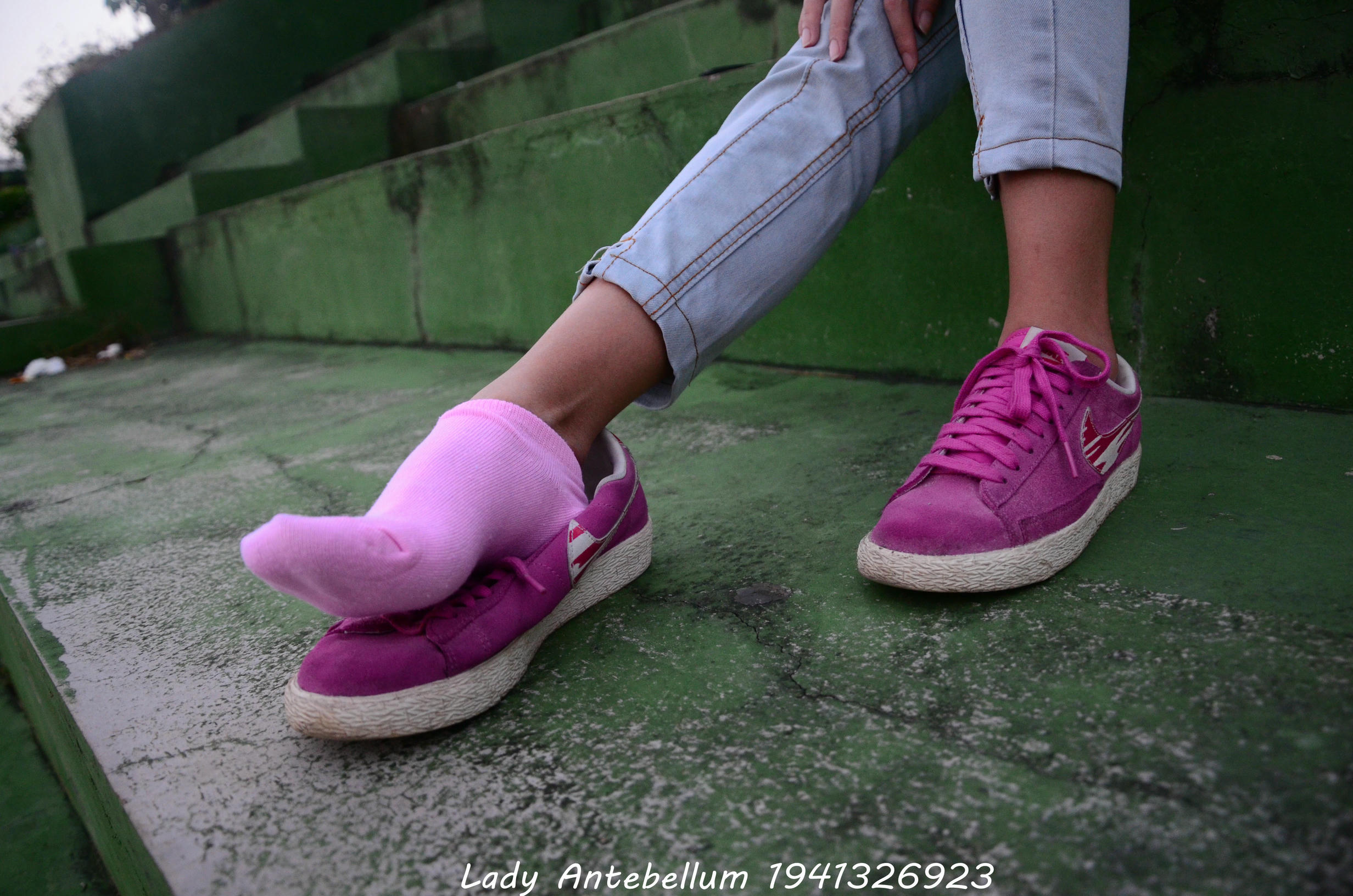 [战前女神] 恋足美腿棉袜女神级摄影套图 057 [55P-117MB]_第2集