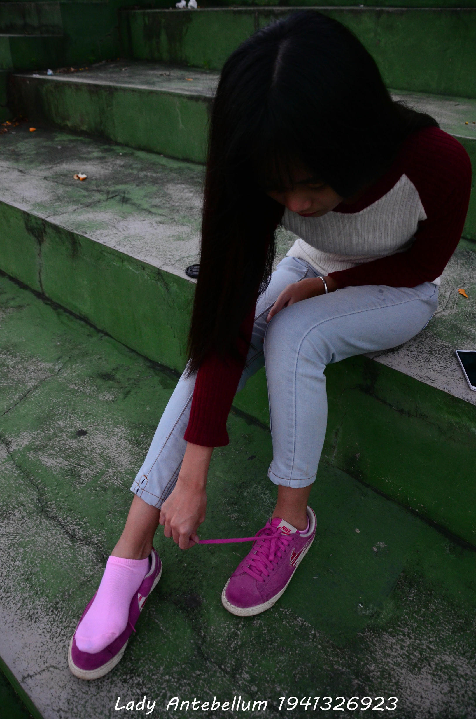 [战前女神] 恋足美腿棉袜女神级摄影套图 057 [55P-117MB]_第2集