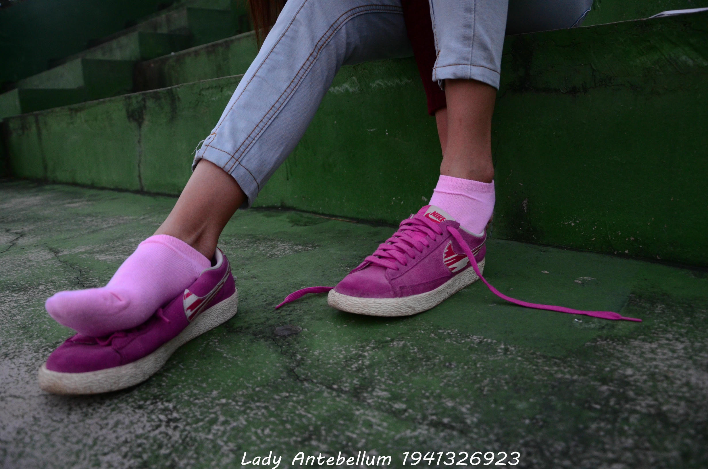 [战前女神] 恋足美腿棉袜女神级摄影套图 057 [55P-117MB]_第2集