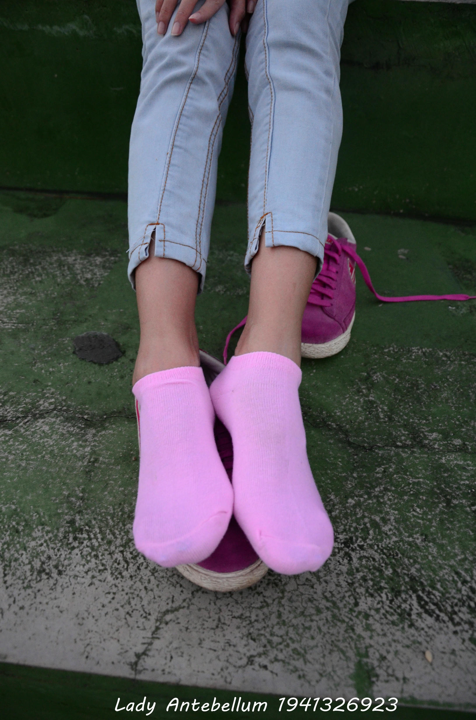 [战前女神] 恋足美腿棉袜女神级摄影套图 057 [55P-117MB]_第3集