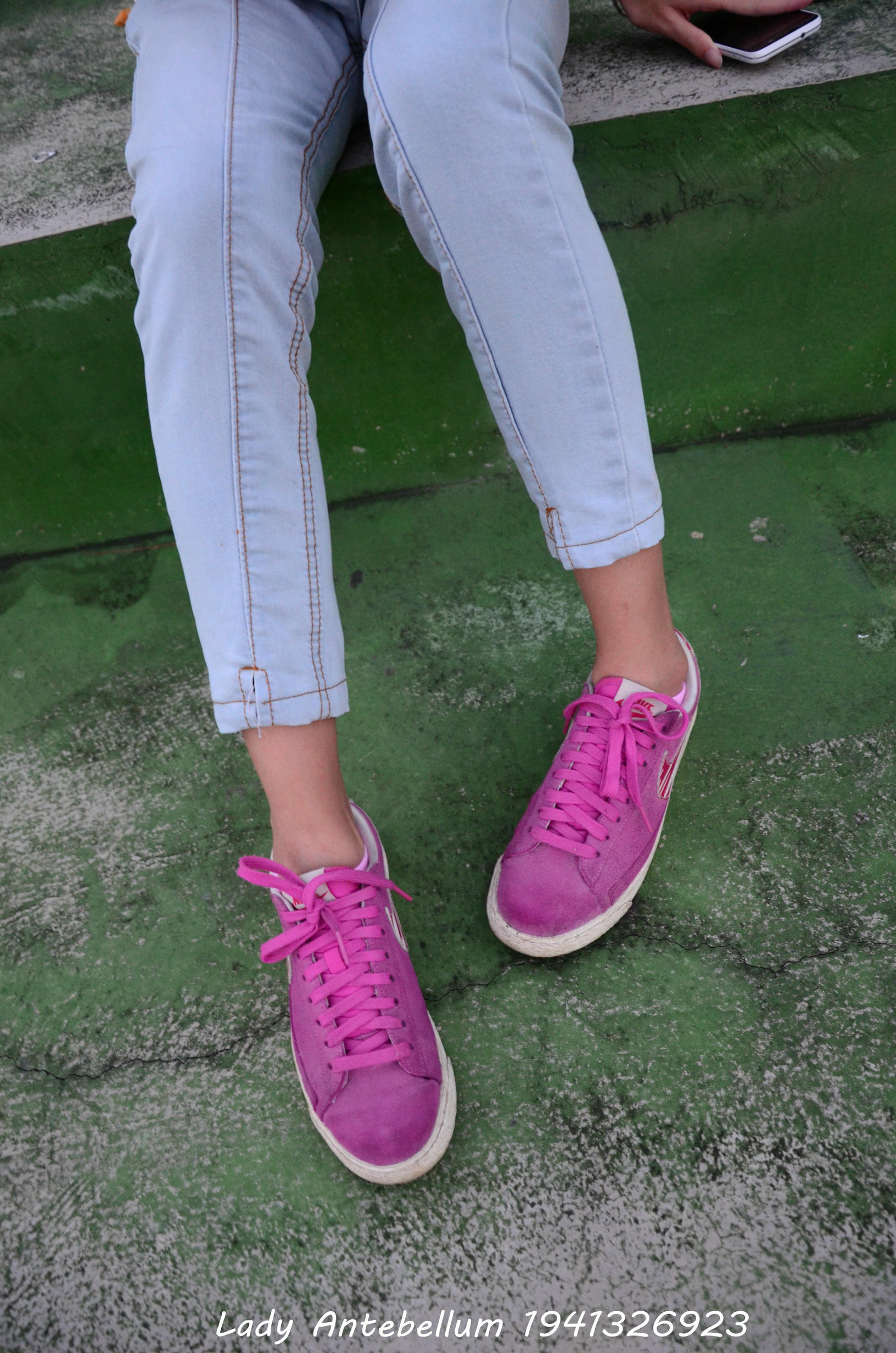 [战前女神] 恋足美腿棉袜女神级摄影套图 057 [55P-117MB]_第1集