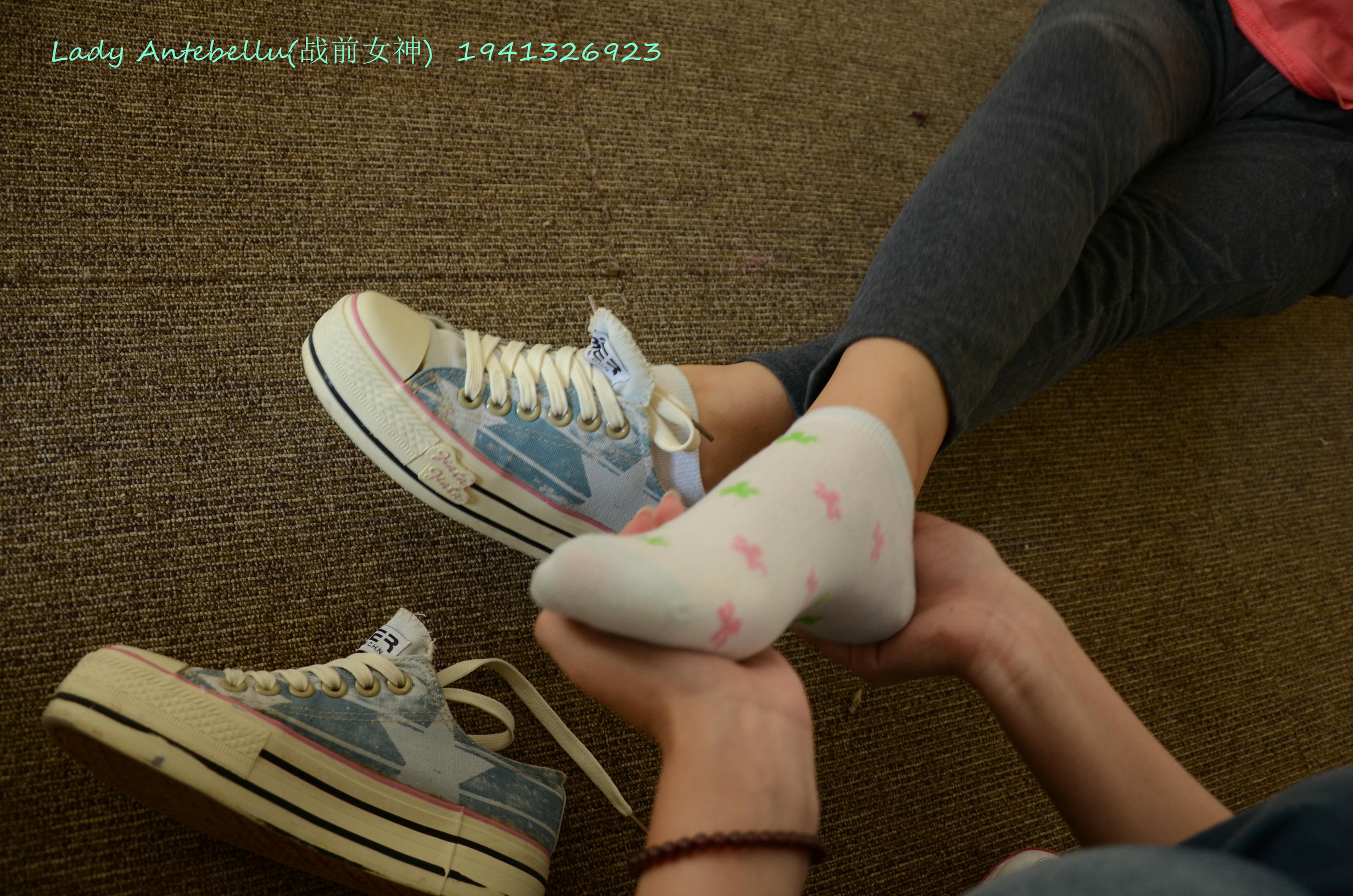 [战前女神] 恋足美腿棉袜女神级摄影套图 058 [101P-273MB]_第2集