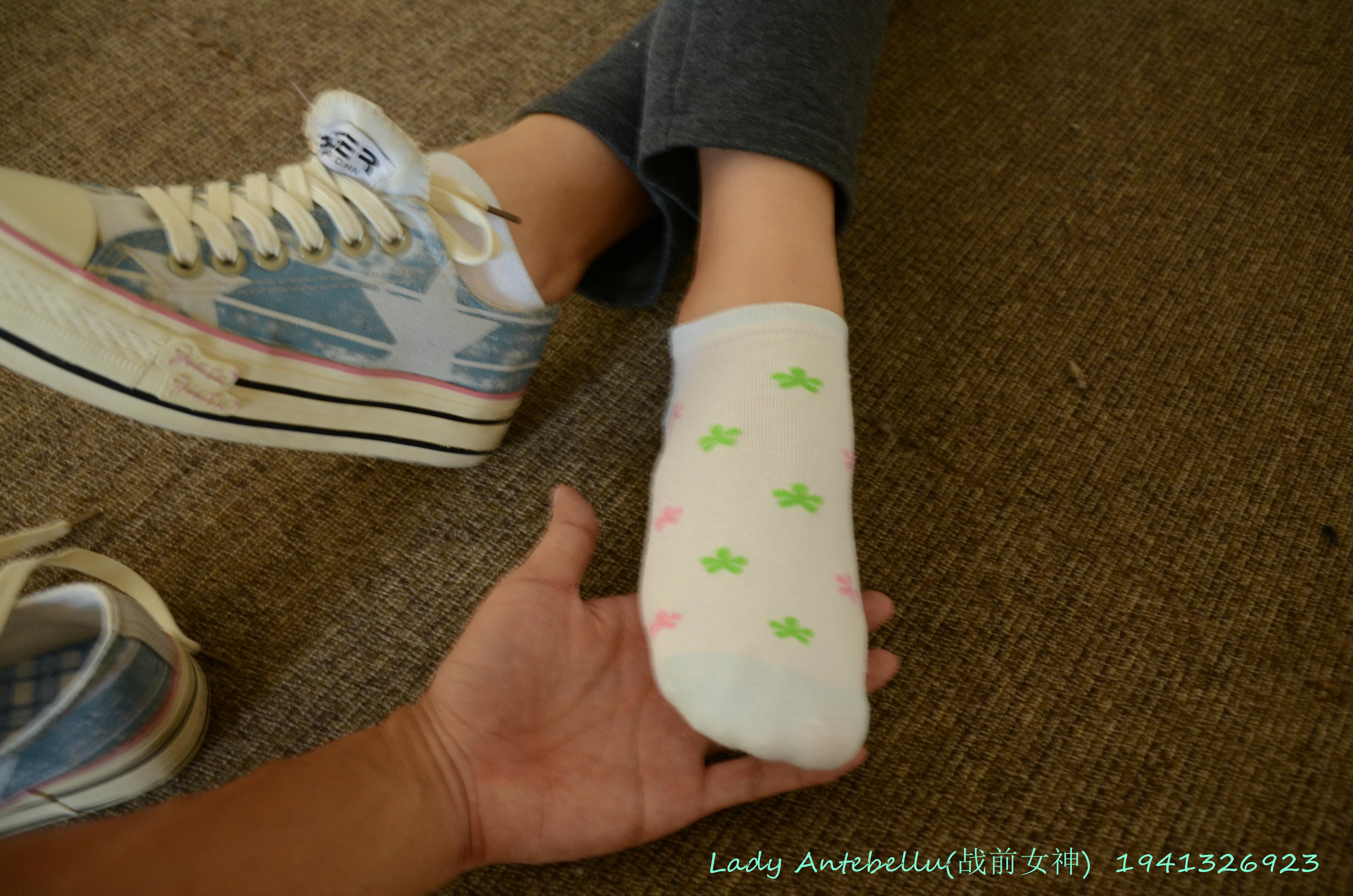 [战前女神] 恋足美腿棉袜女神级摄影套图 058 [101P-273MB]_第2集