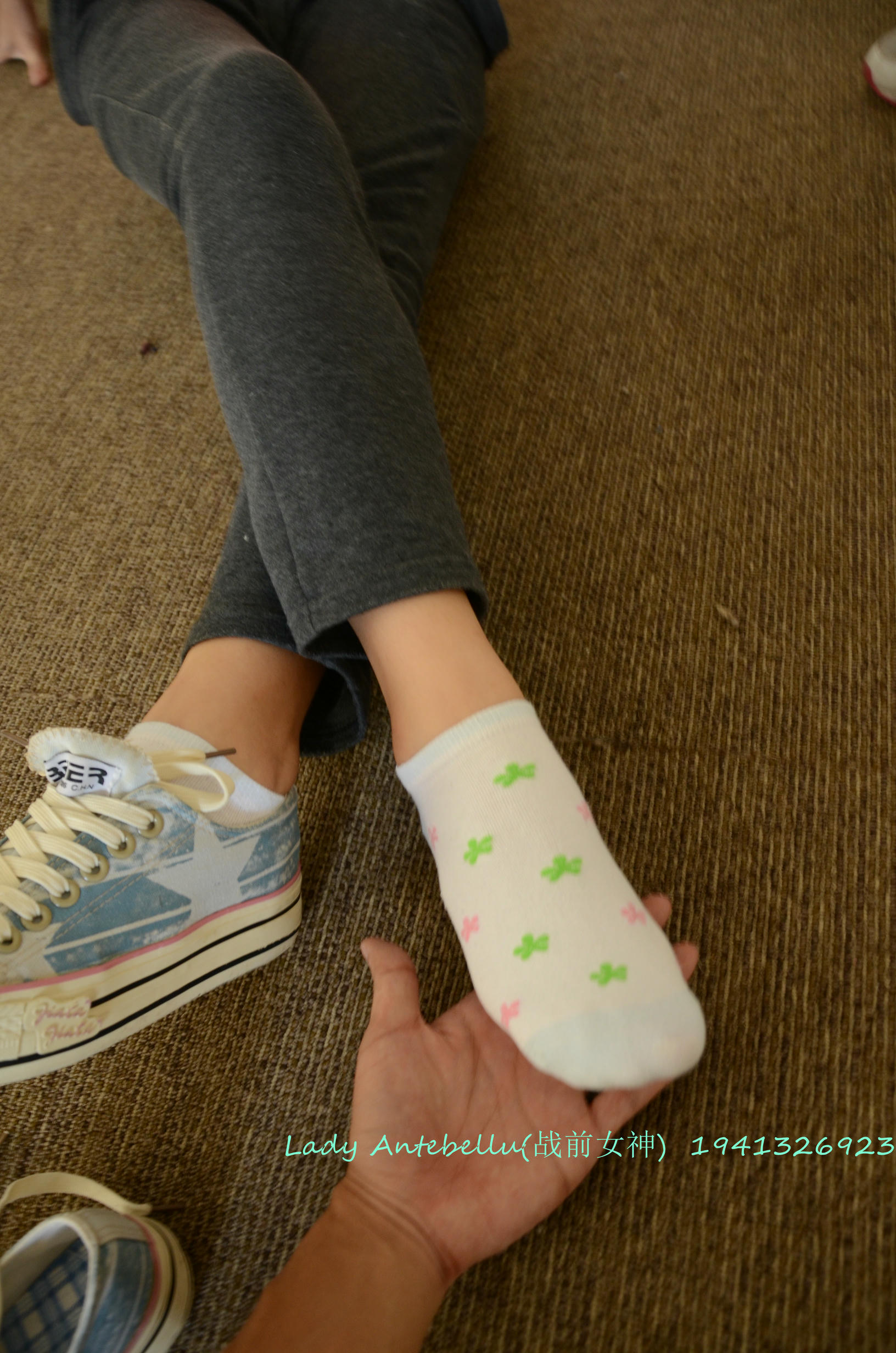 [战前女神] 恋足美腿棉袜女神级摄影套图 058 [101P-273MB]_第2集