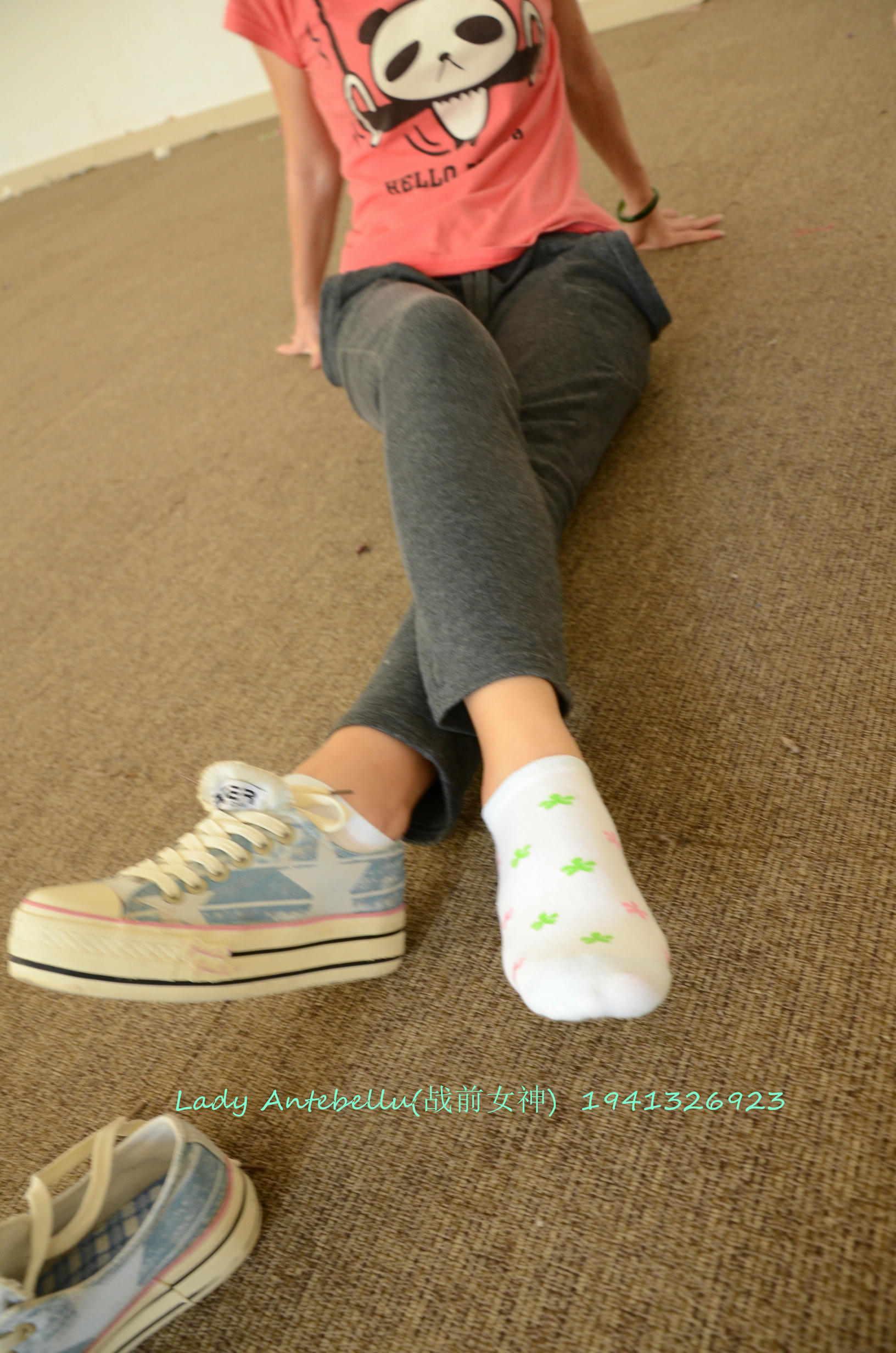 [战前女神] 恋足美腿棉袜女神级摄影套图 058 [101P-273MB]_第2集