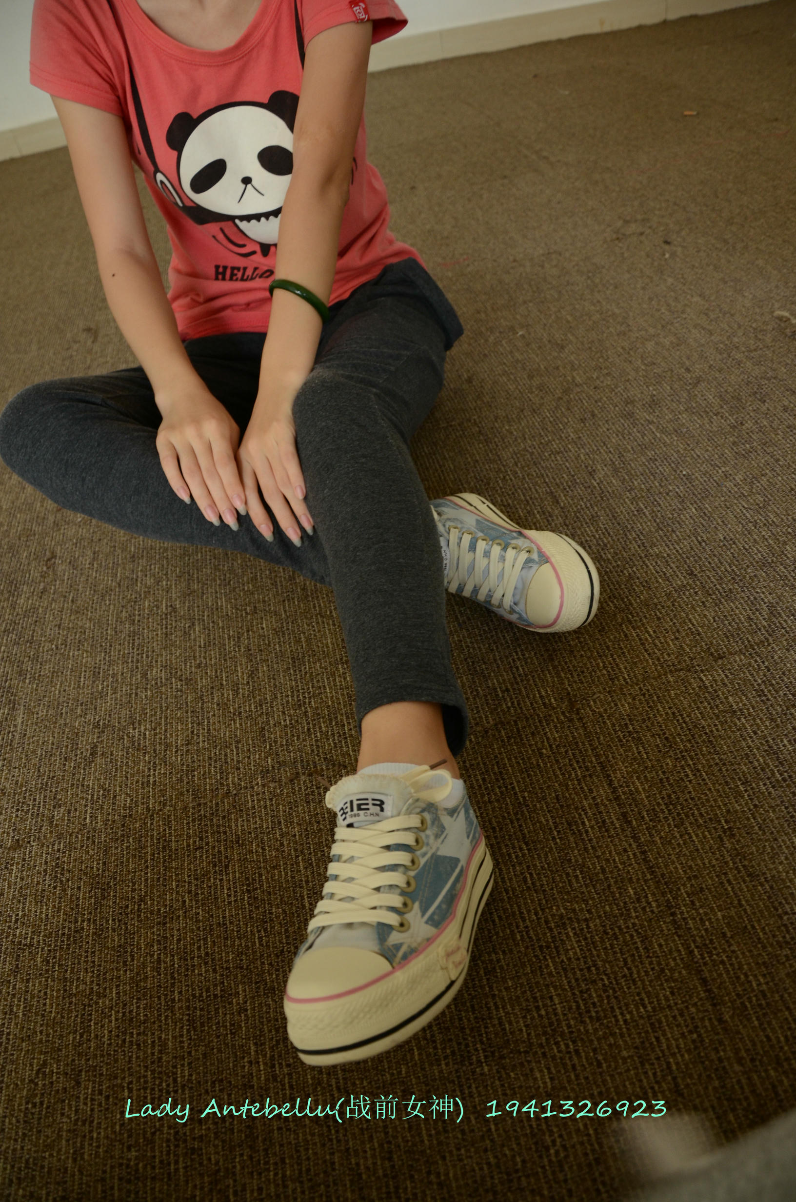 [战前女神] 恋足美腿棉袜女神级摄影套图 058 [101P-273MB]_第1集