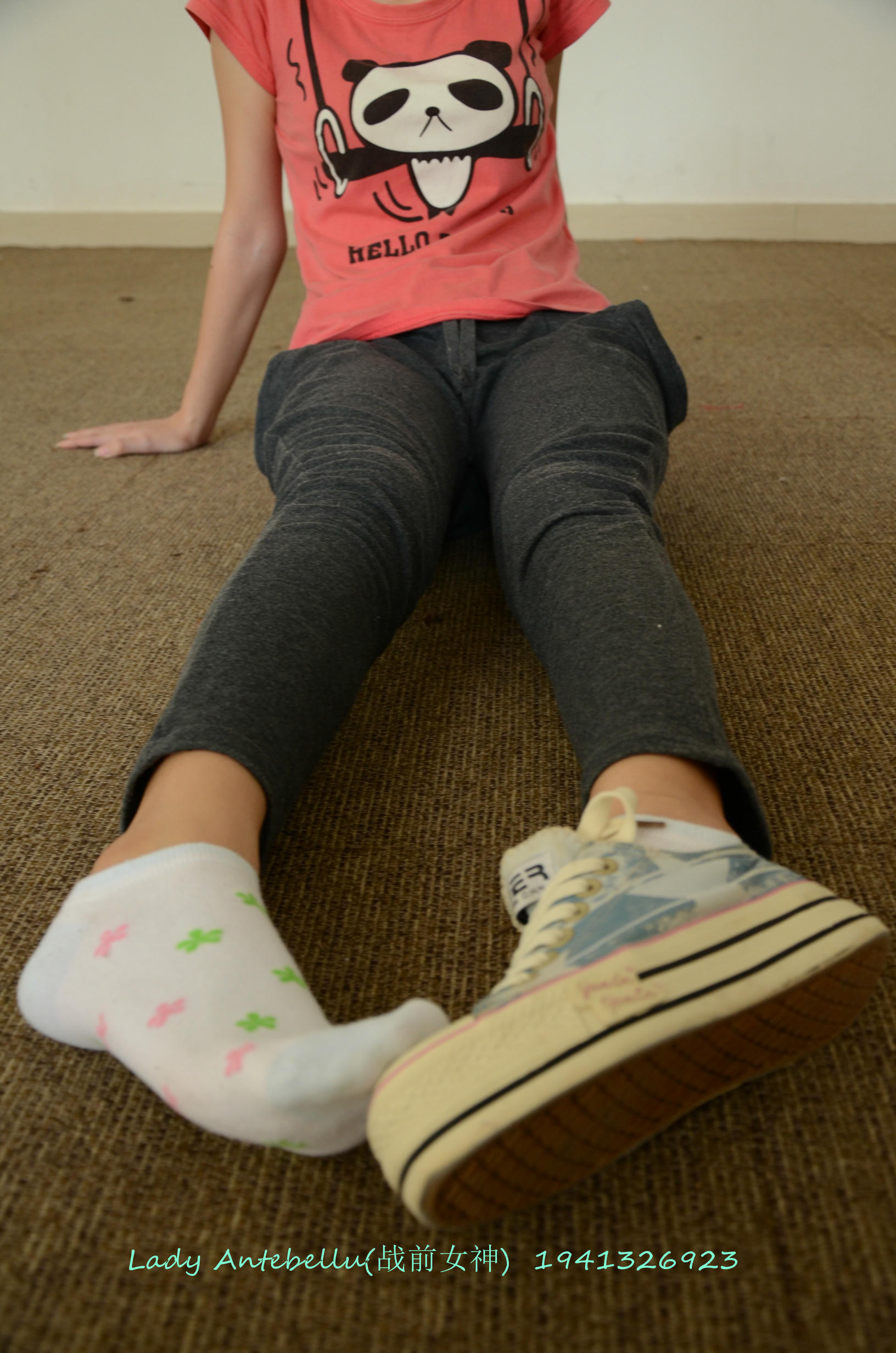 [战前女神] 恋足美腿棉袜女神级摄影套图 058 [101P-273MB]_第2集