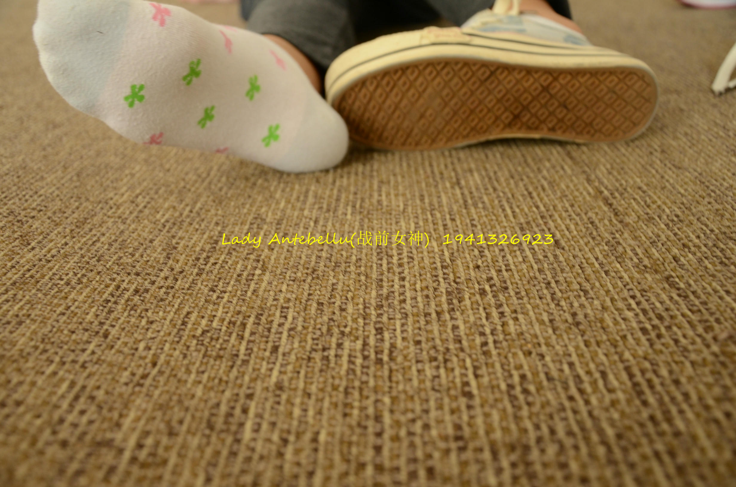 [战前女神] 恋足美腿棉袜女神级摄影套图 058 [101P-273MB]_第3集