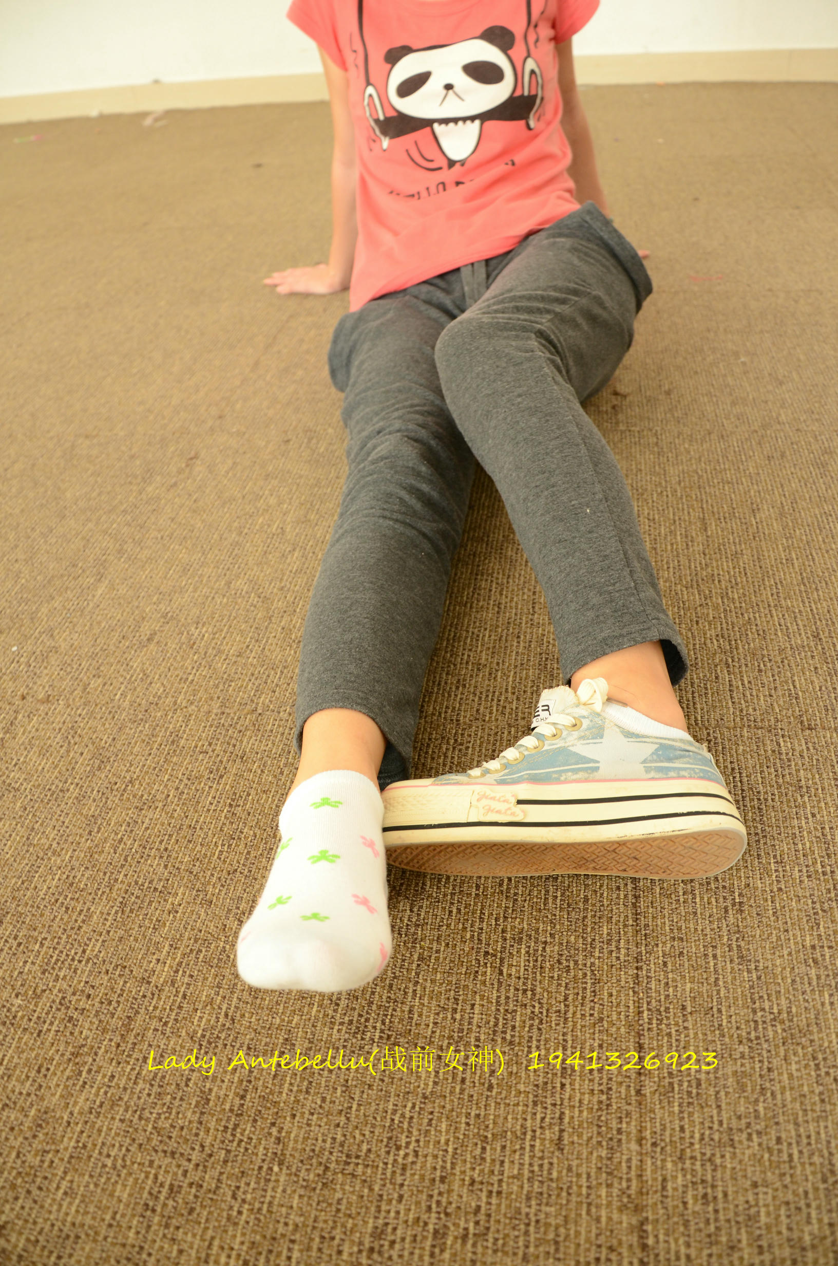 [战前女神] 恋足美腿棉袜女神级摄影套图 058 [101P-273MB]_第3集