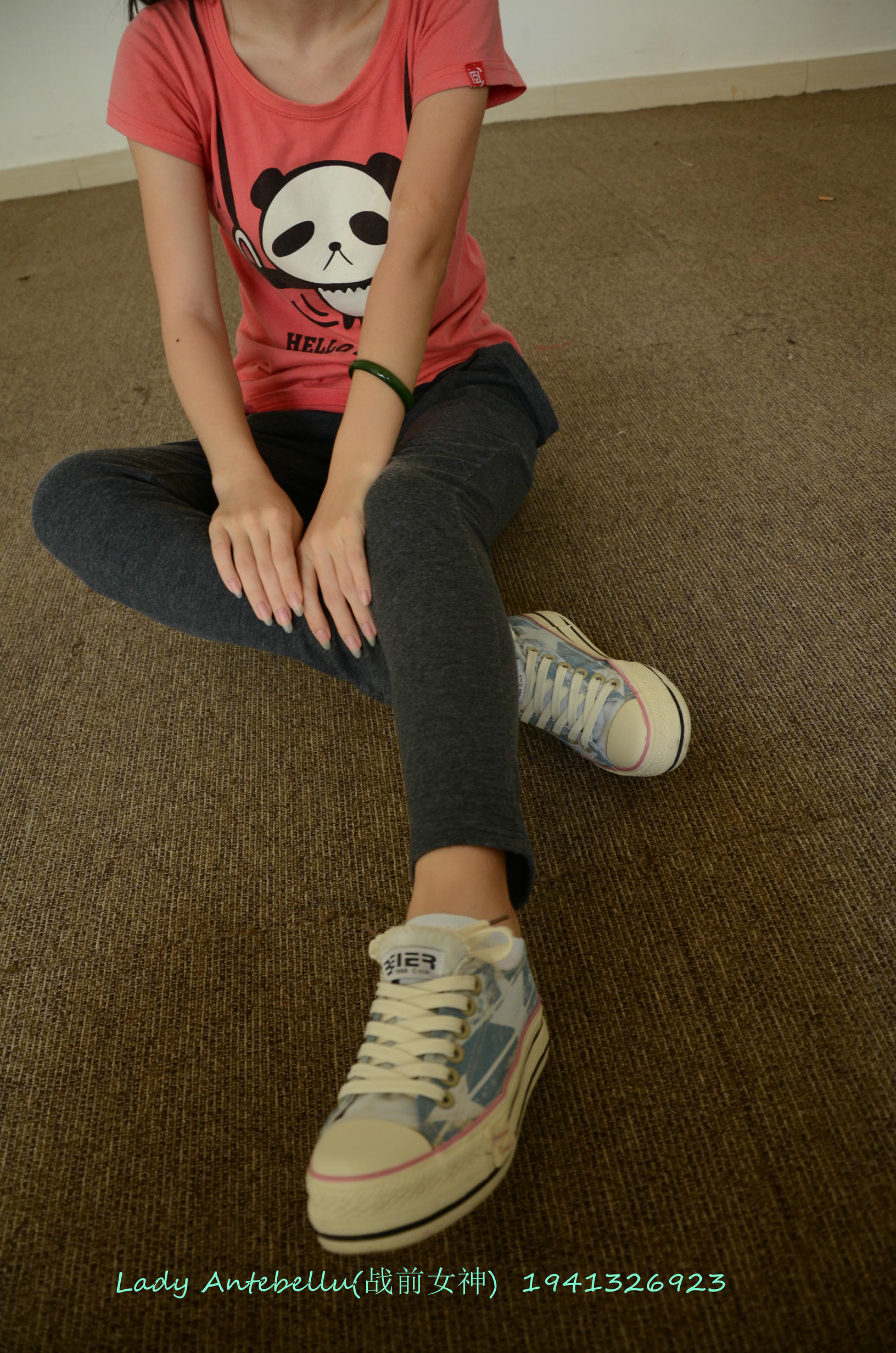 [战前女神] 恋足美腿棉袜女神级摄影套图 058 [101P-273MB]_第1集