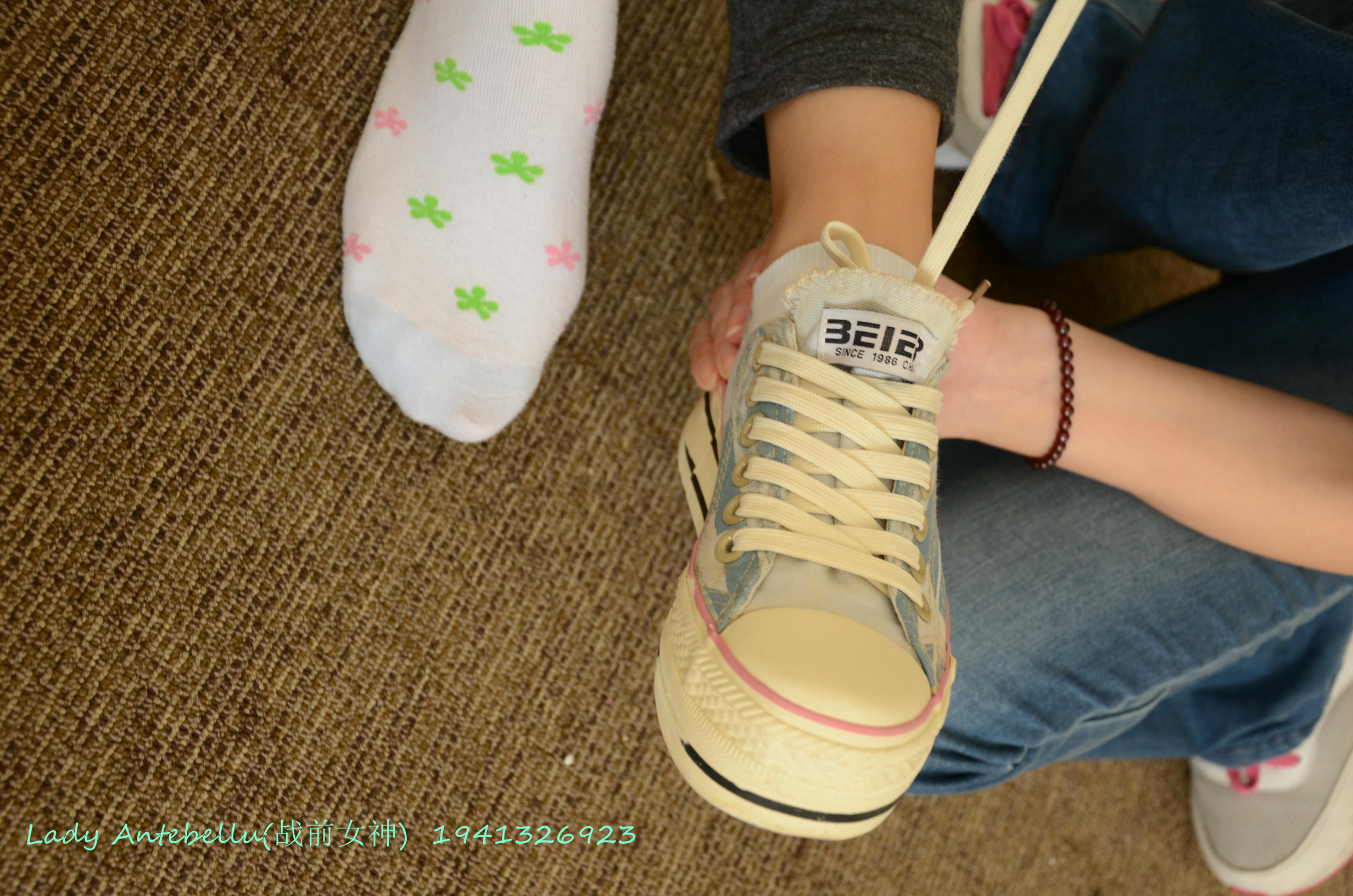 [战前女神] 恋足美腿棉袜女神级摄影套图 058 [101P-273MB]_第3集