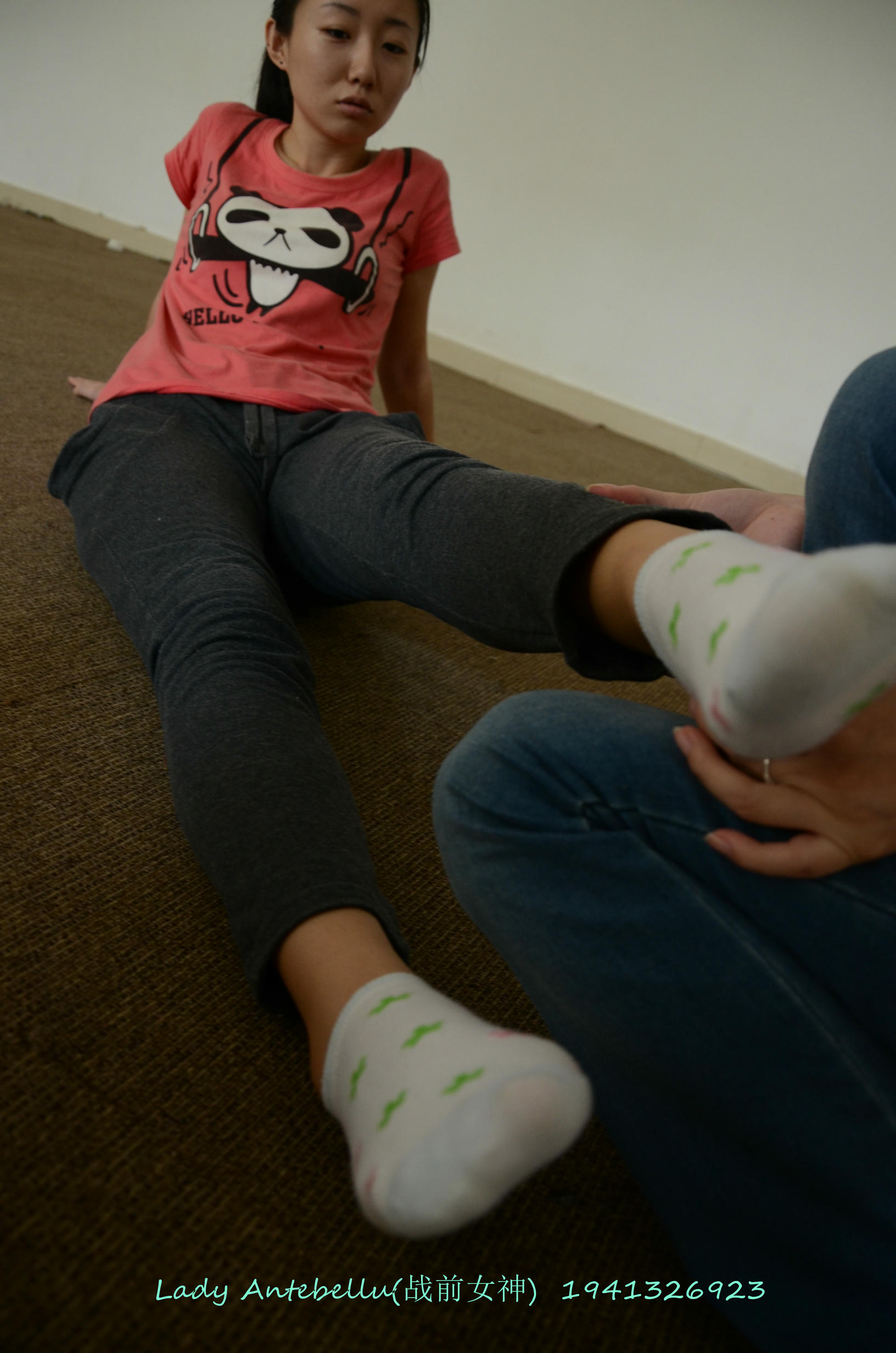 [战前女神] 恋足美腿棉袜女神级摄影套图 058 [101P-273MB]_第4集