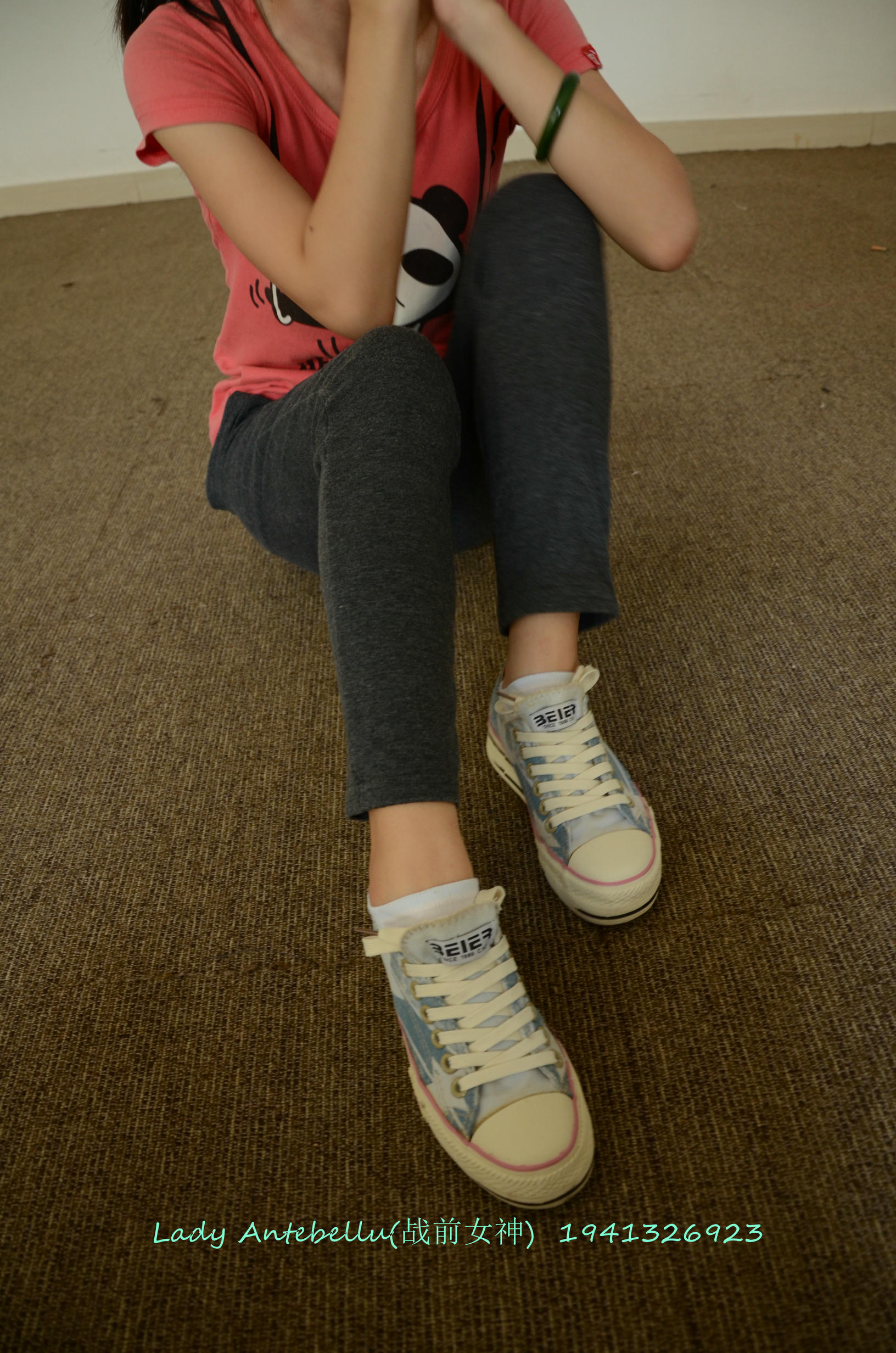 [战前女神] 恋足美腿棉袜女神级摄影套图 058 [101P-273MB]_第1集