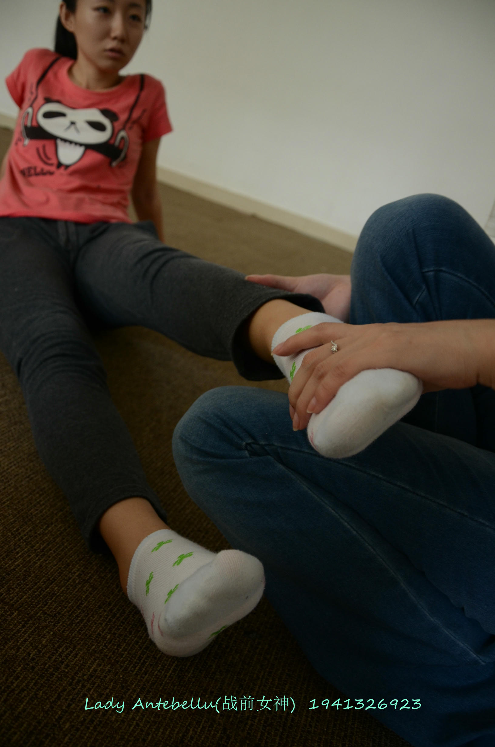 [战前女神] 恋足美腿棉袜女神级摄影套图 058 [101P-273MB]_第4集