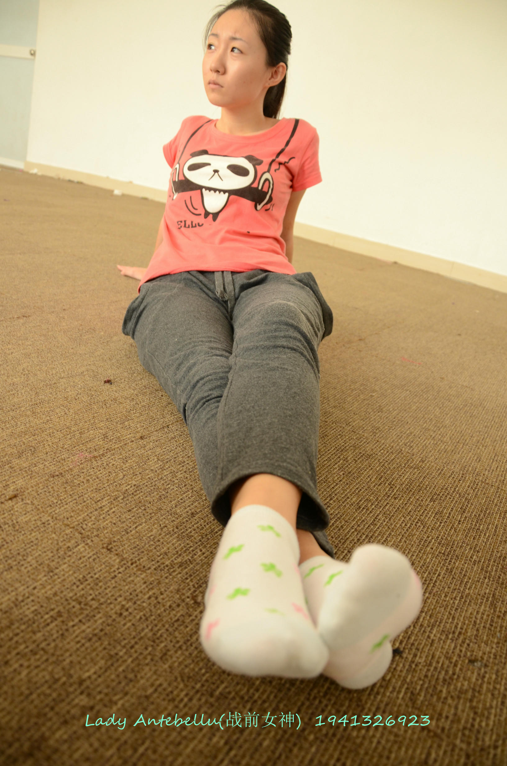 [战前女神] 恋足美腿棉袜女神级摄影套图 058 [101P-273MB]_第4集