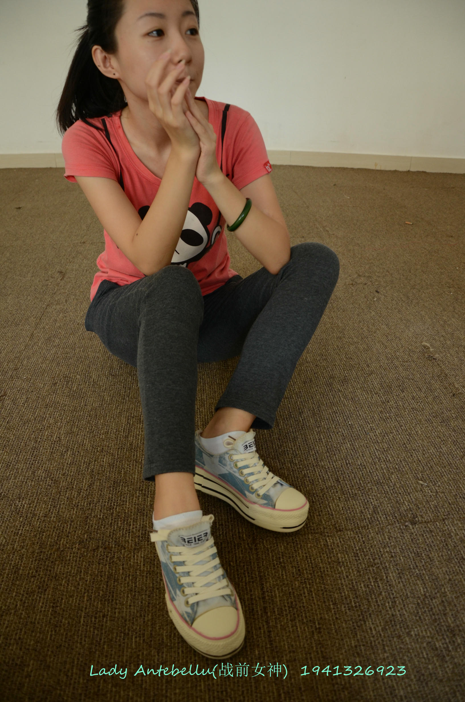 [战前女神] 恋足美腿棉袜女神级摄影套图 058 [101P-273MB]_第1集