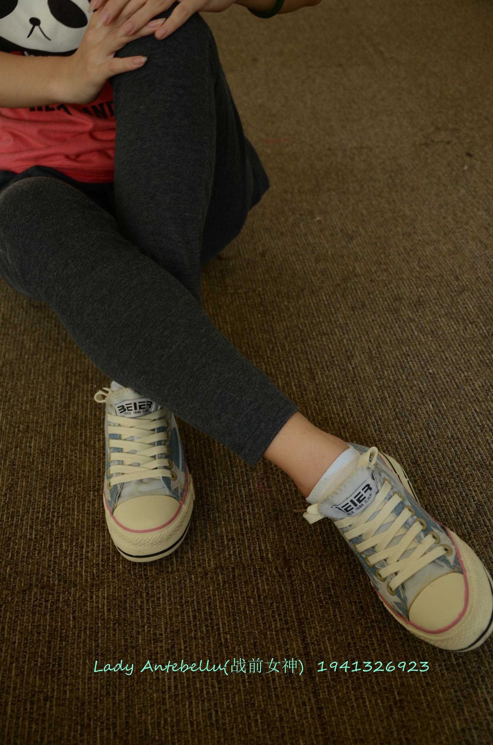 [战前女神] 恋足美腿棉袜女神级摄影套图 058 [101P-273MB]_第1集