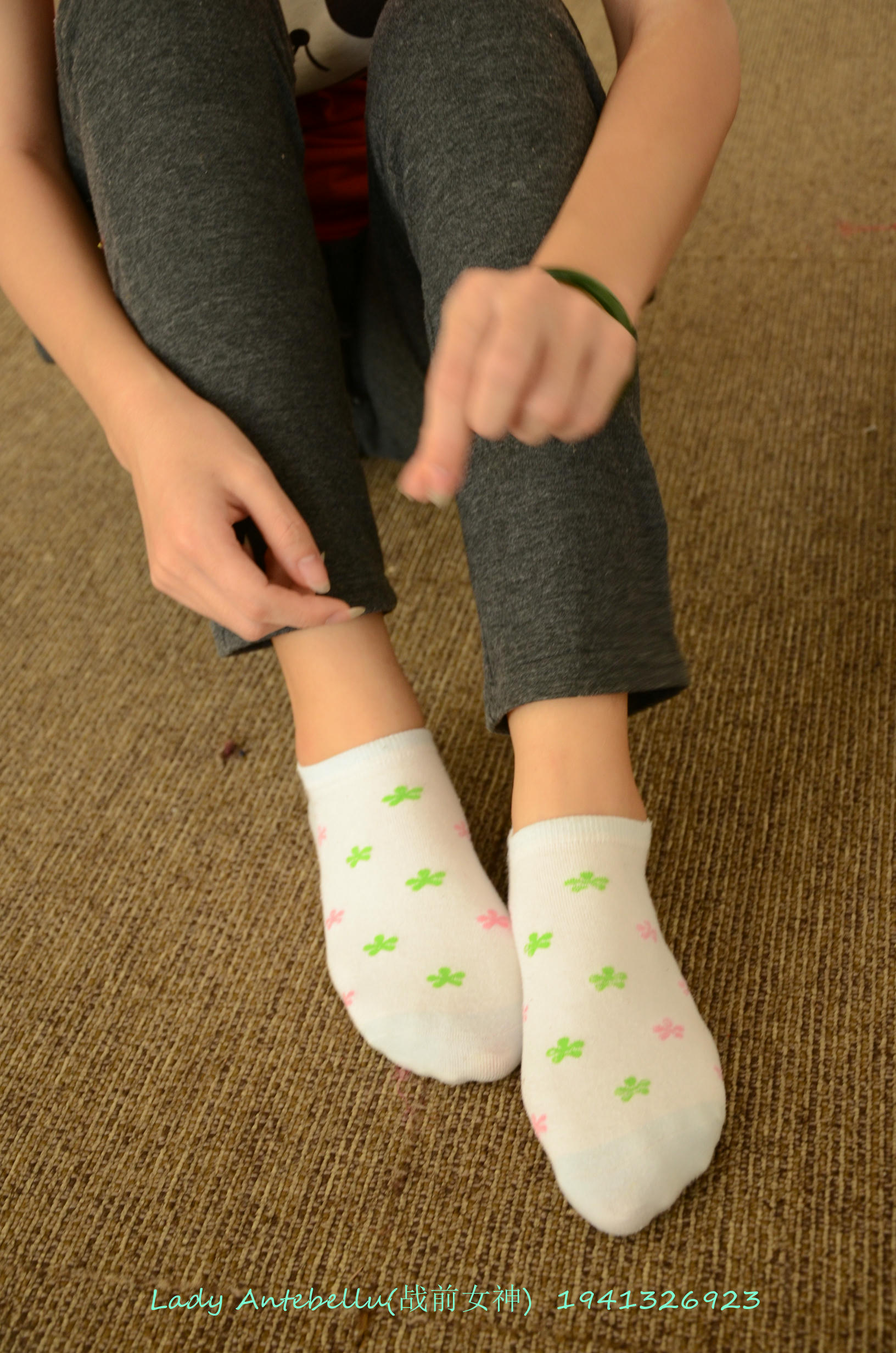 [战前女神] 恋足美腿棉袜女神级摄影套图 058 [101P-273MB]_第5集