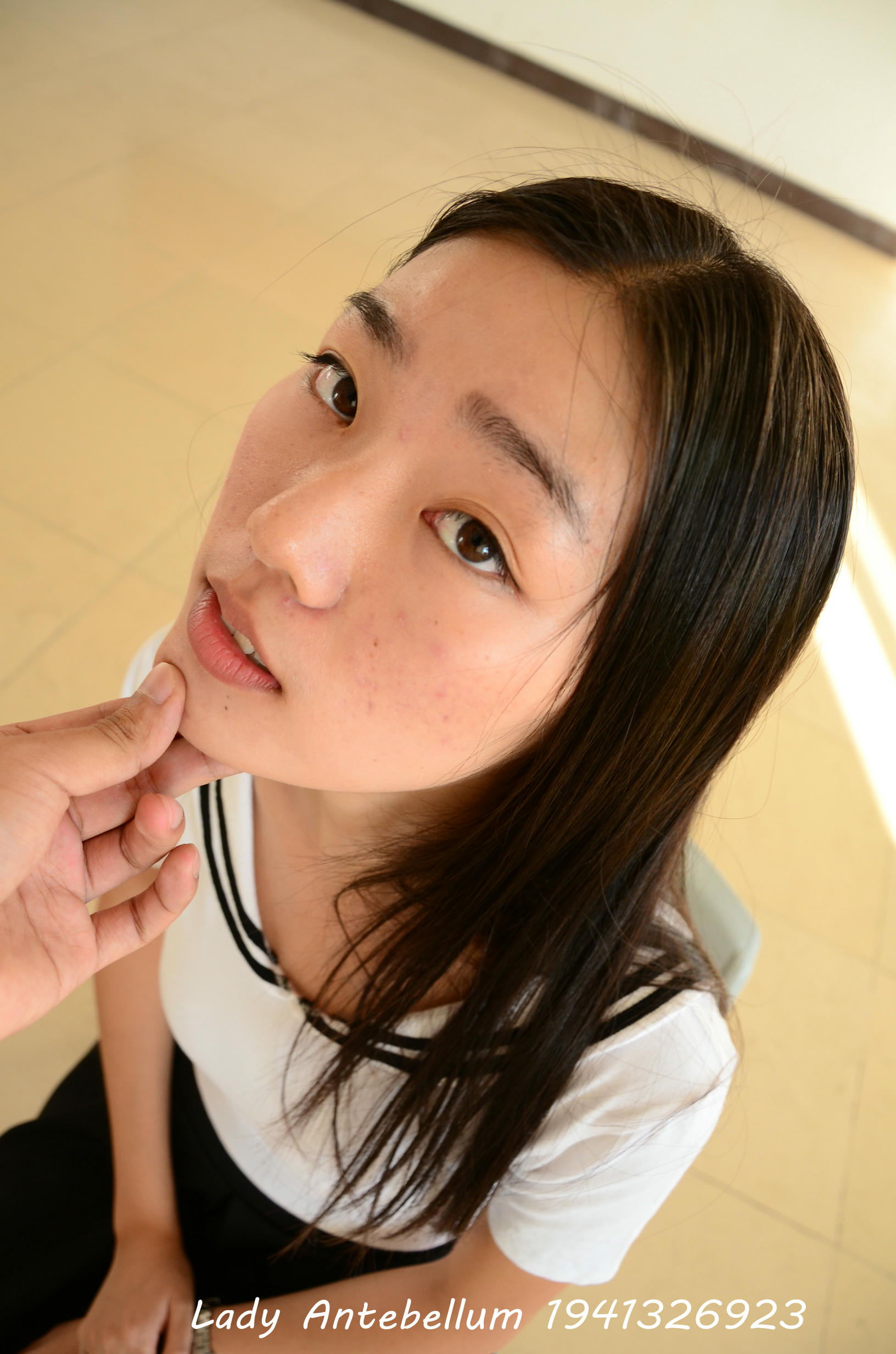 [战前女神] 恋足美腿棉袜女神级摄影套图 059 [92P-199MB]_第1集