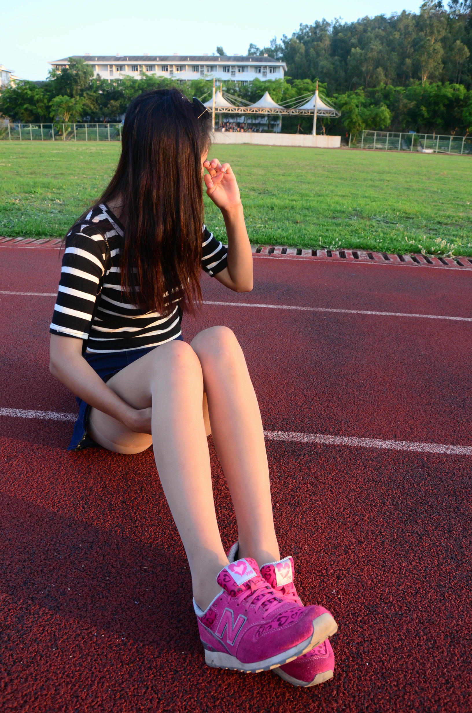 [战前女神] 恋足美腿棉袜女神级摄影套图 006 [101P-201MB]_第1集