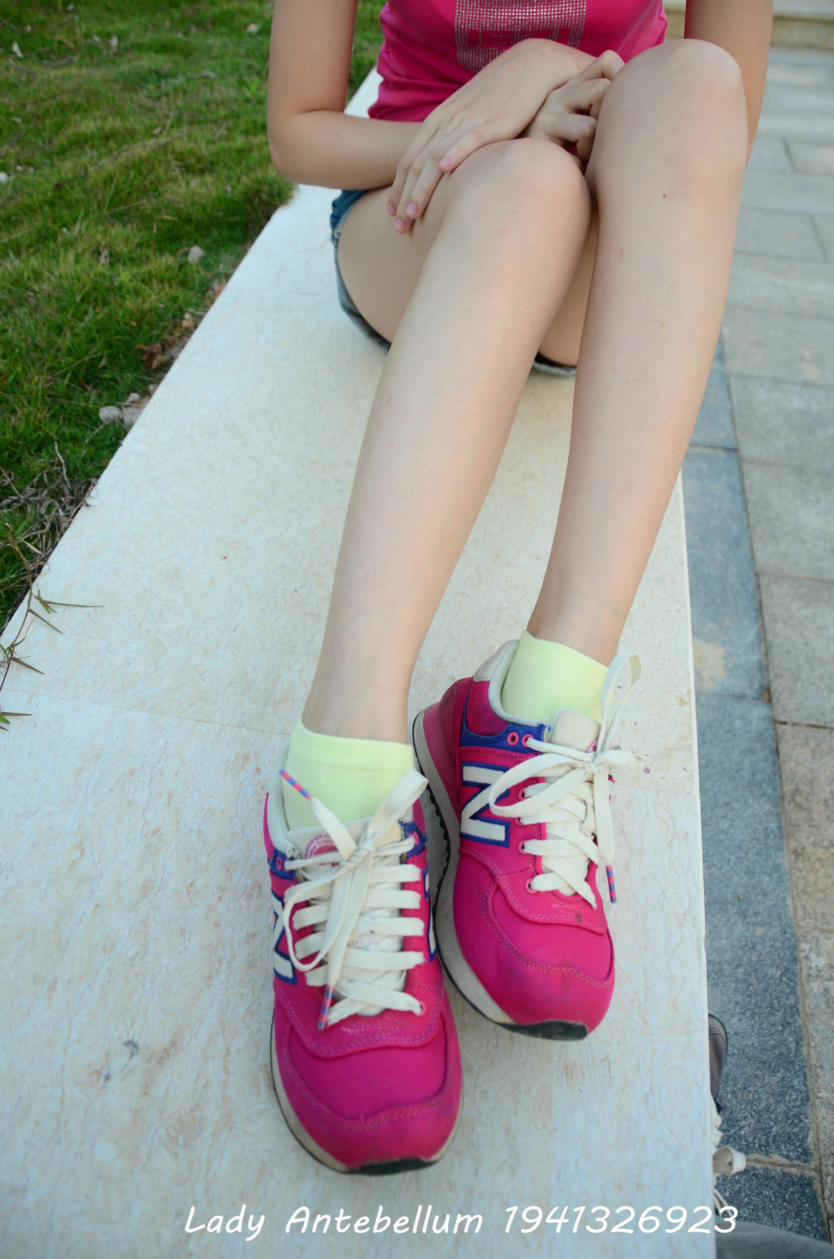 [战前女神] 恋足美腿棉袜女神级摄影套图 060 [101P-155MB]_第1集