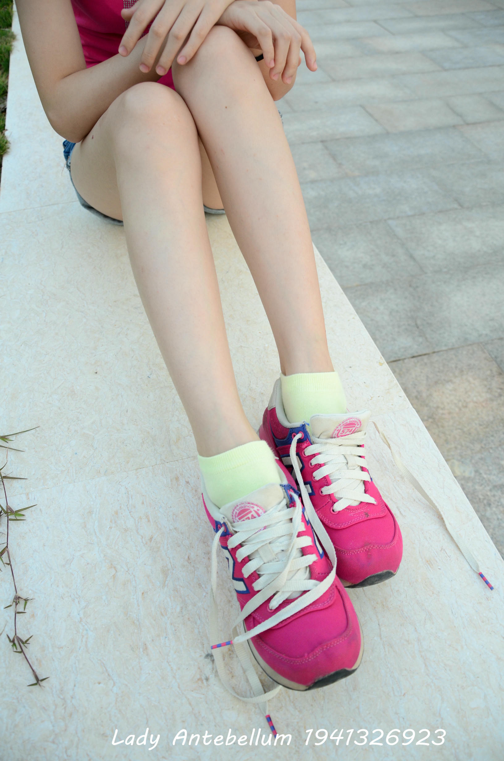 [战前女神] 恋足美腿棉袜女神级摄影套图 060 [101P-155MB]_第2集