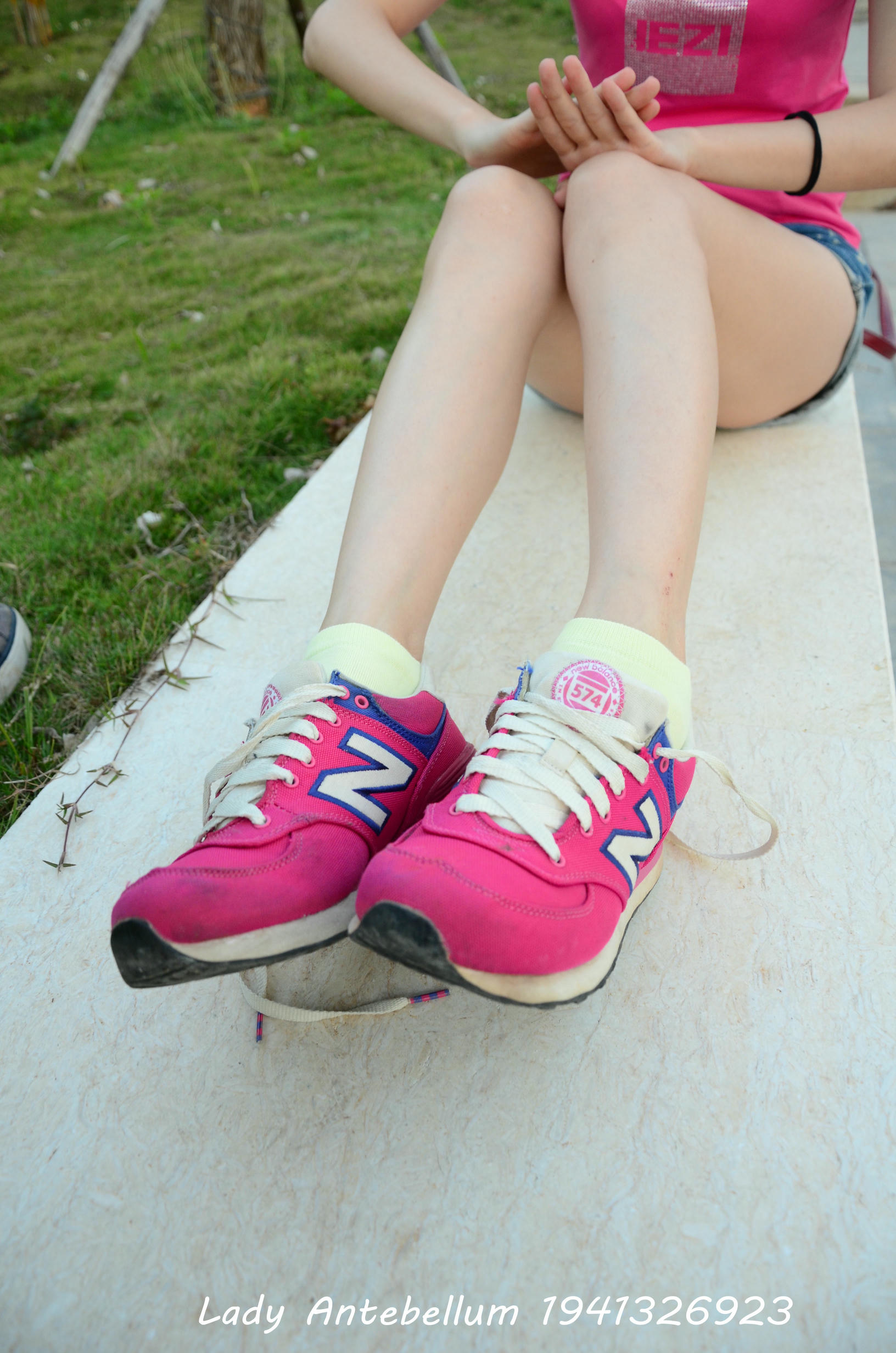 [战前女神] 恋足美腿棉袜女神级摄影套图 060 [101P-155MB]_第2集