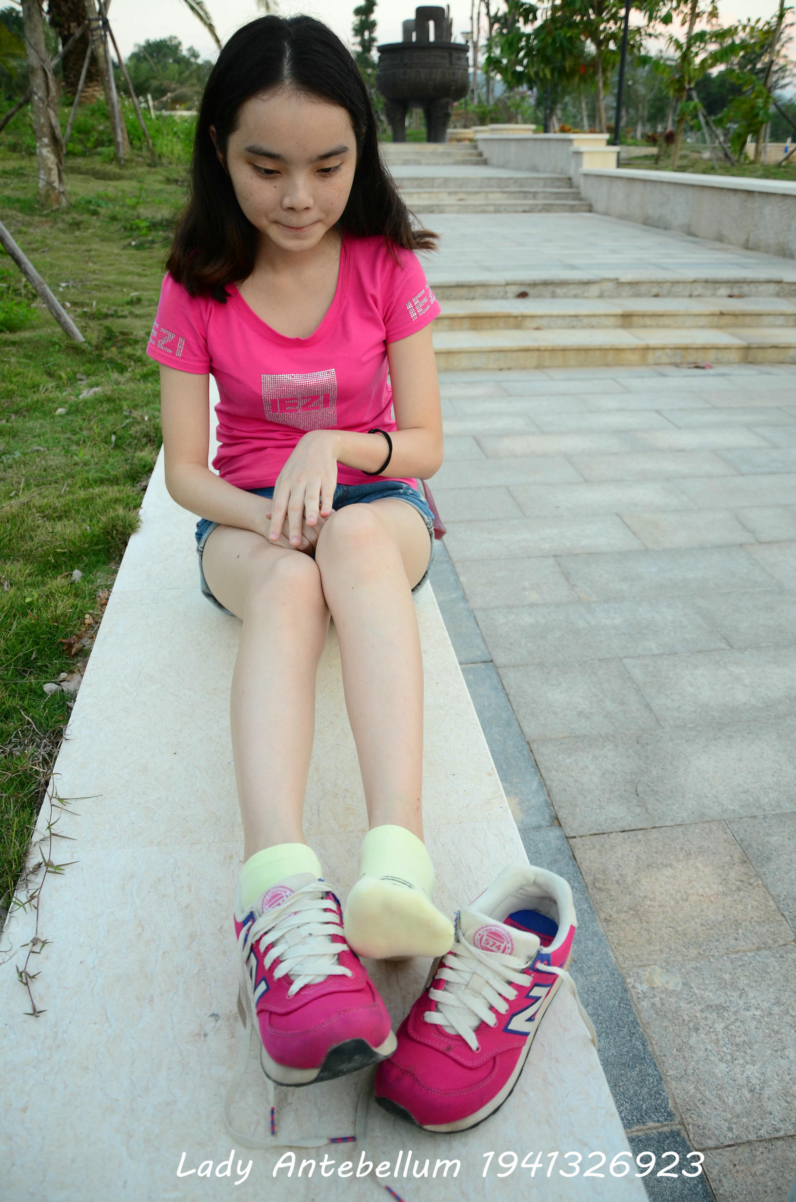 [战前女神] 恋足美腿棉袜女神级摄影套图 060 [101P-155MB]_第2集