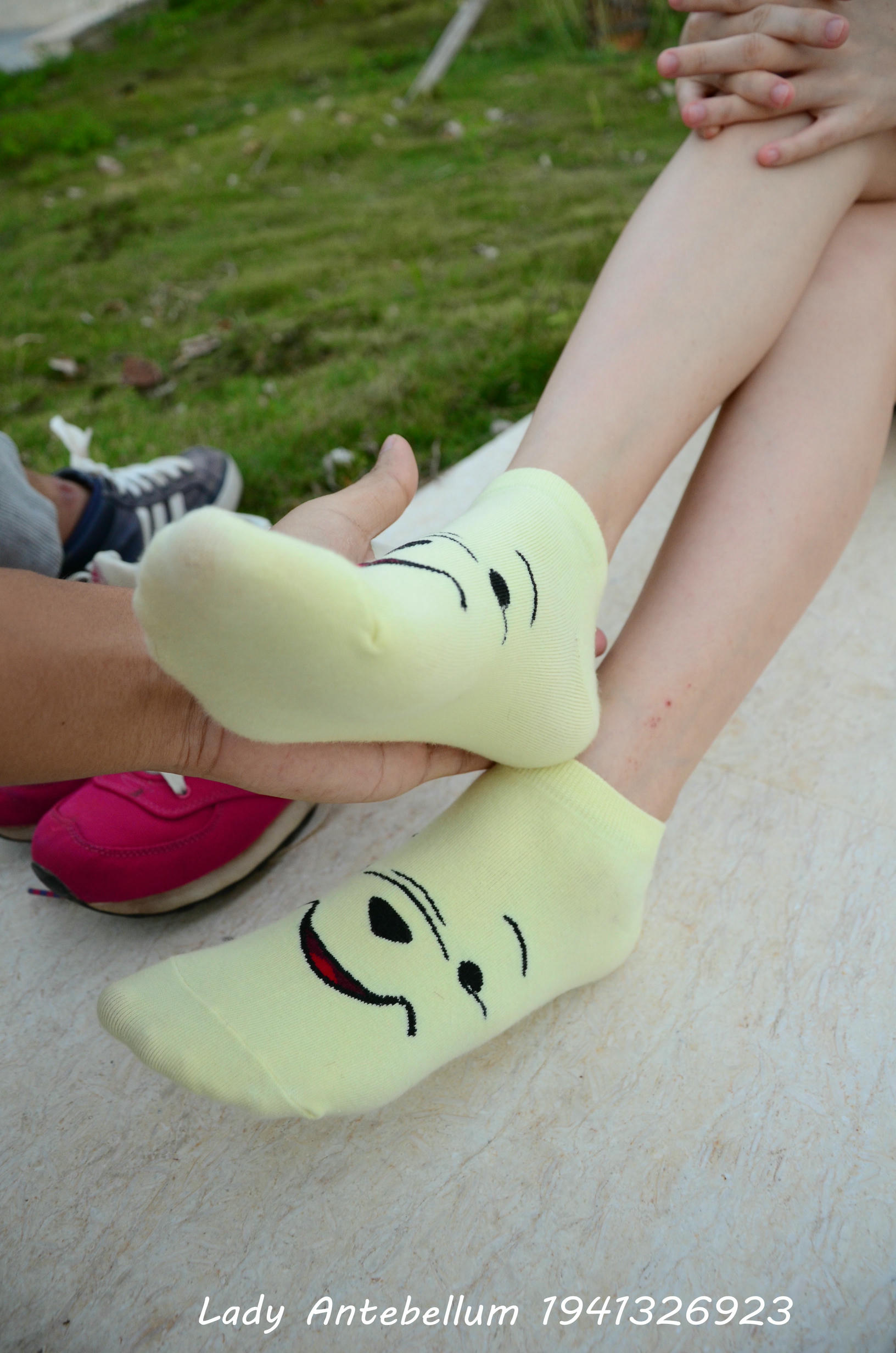 [战前女神] 恋足美腿棉袜女神级摄影套图 060 [101P-155MB]_第3集