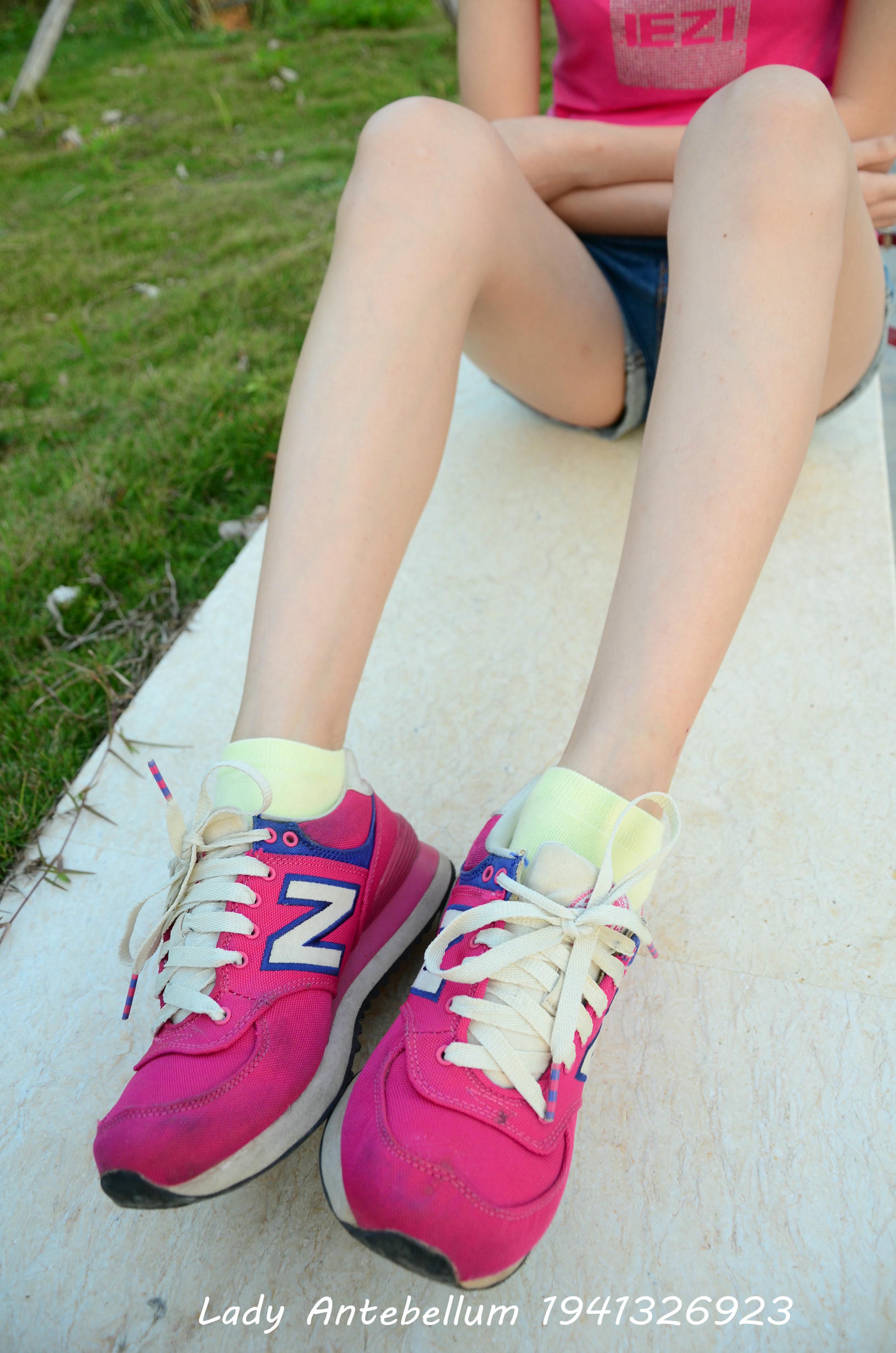 [战前女神] 恋足美腿棉袜女神级摄影套图 060 [101P-155MB]_第1集