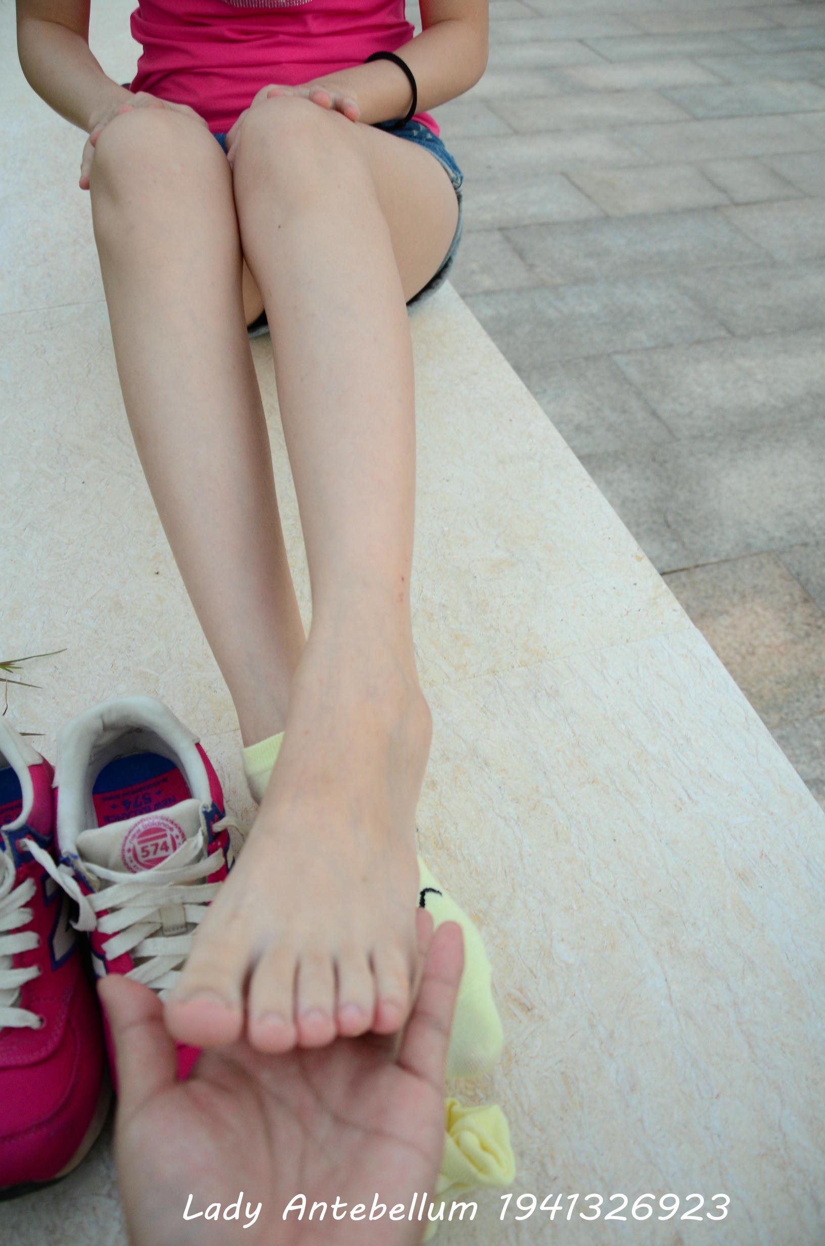 [战前女神] 恋足美腿棉袜女神级摄影套图 060 [101P-155MB]_第5集