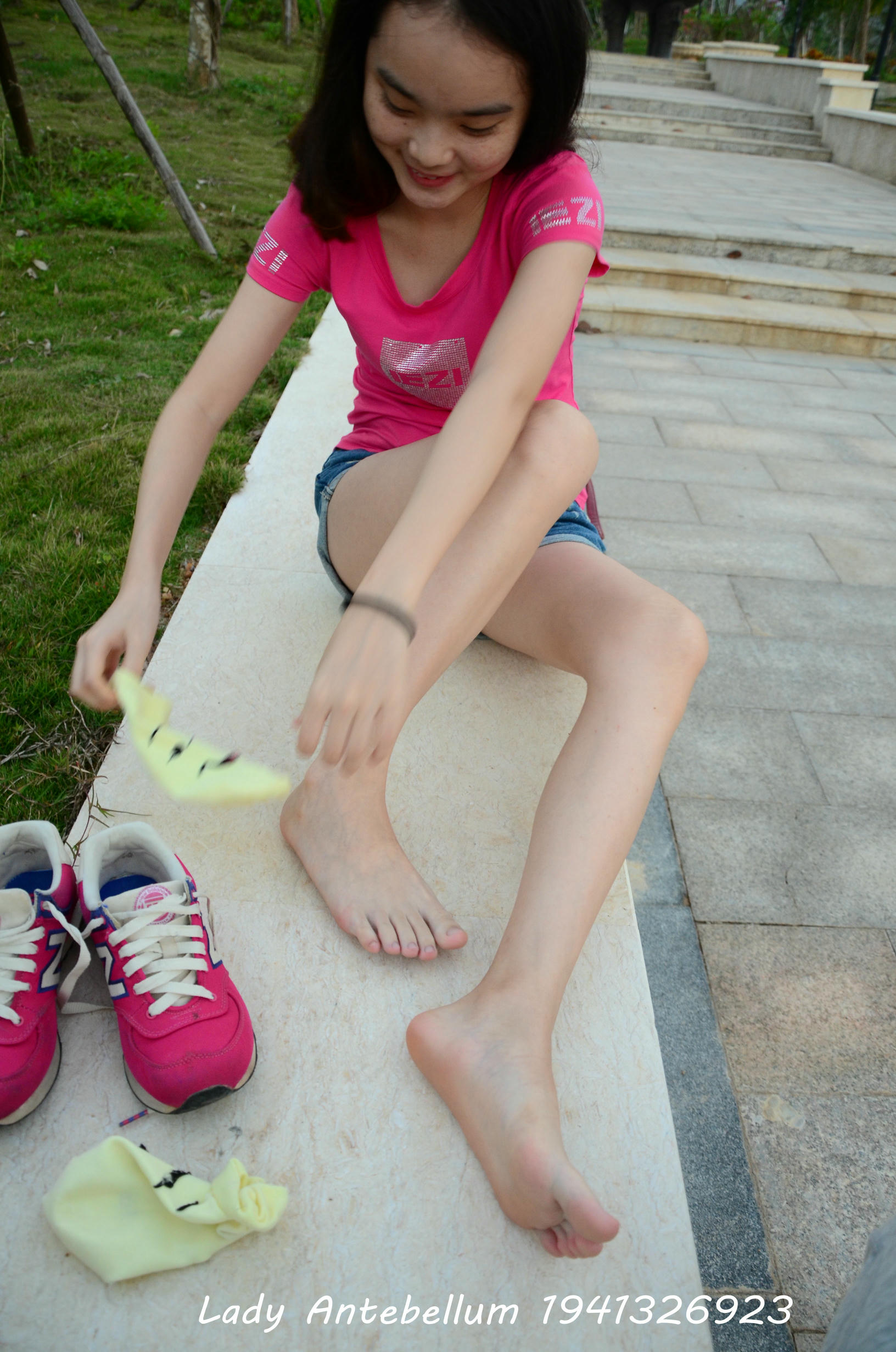 [战前女神] 恋足美腿棉袜女神级摄影套图 060 [101P-155MB]_第5集