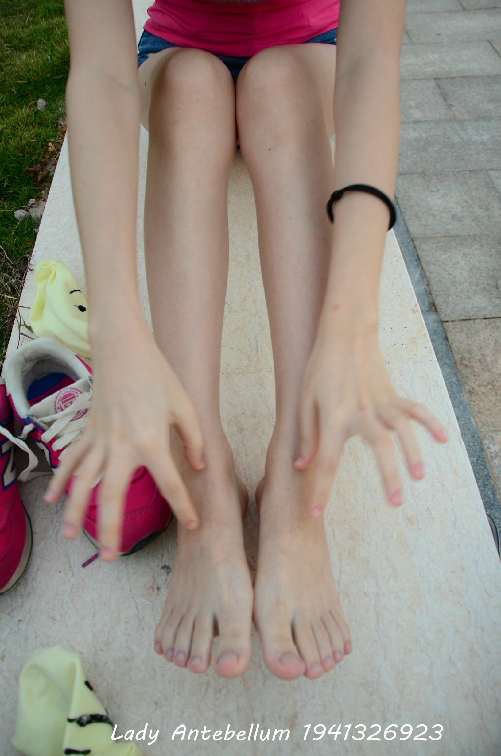 [战前女神] 恋足美腿棉袜女神级摄影套图 060 [101P-155MB]_第5集