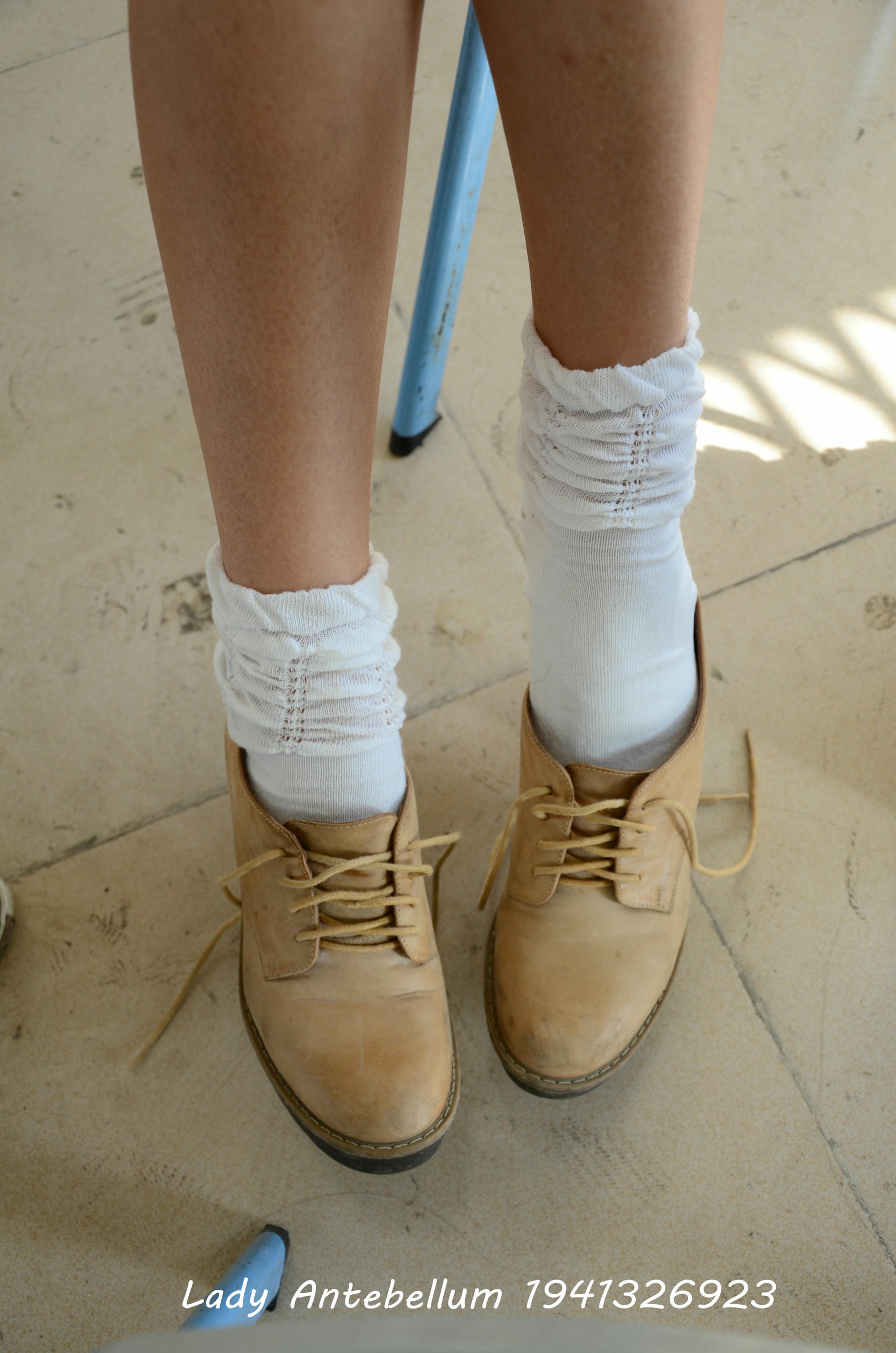 [战前女神] 恋足美腿棉袜女神级摄影套图 061 [72P-98MB]_第1集