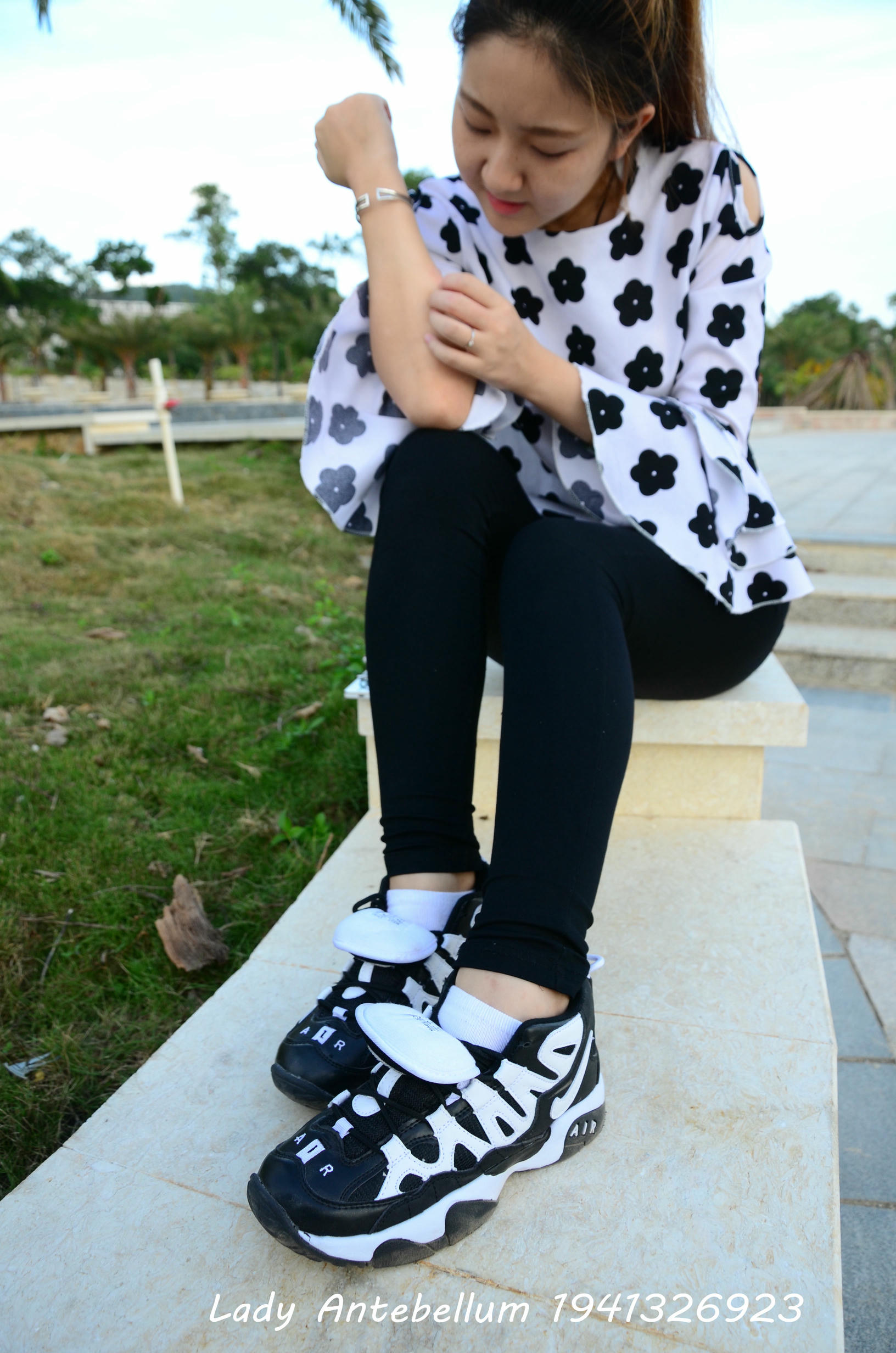 [战前女神] 恋足美腿棉袜女神级摄影套图 063 [89P-124MB]_第1集