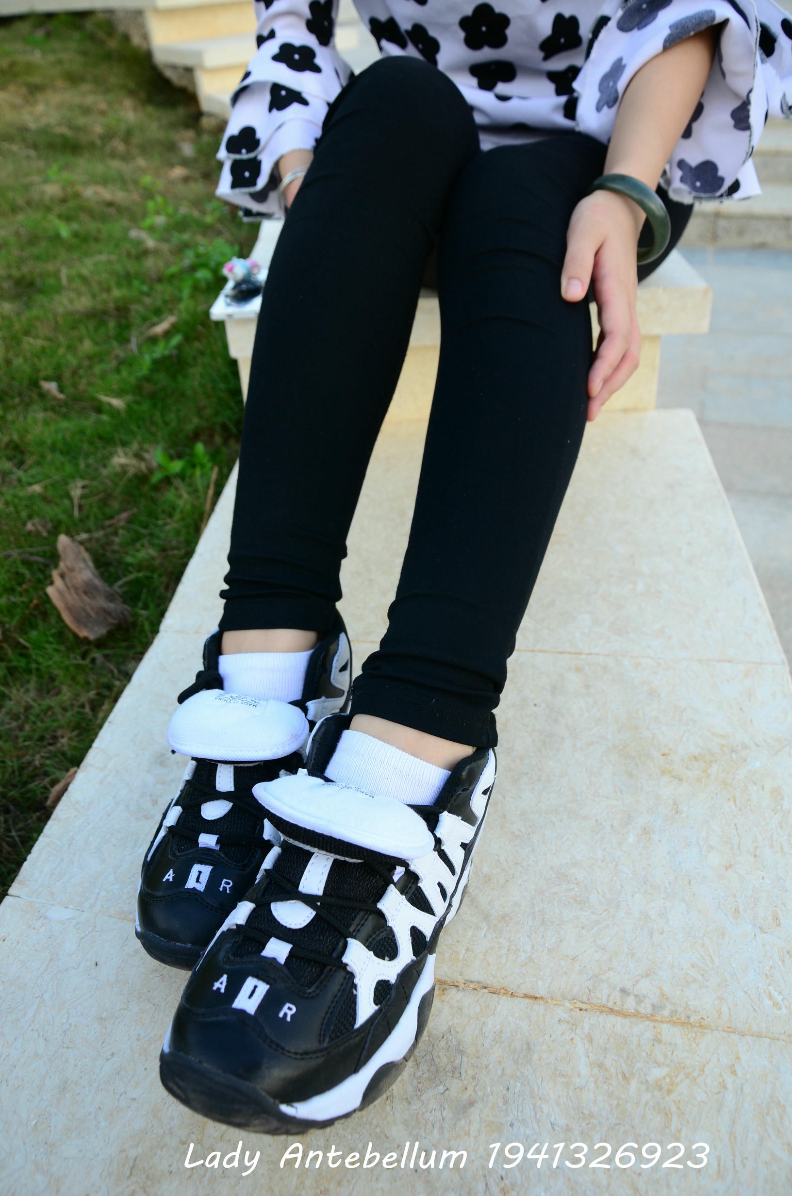 [战前女神] 恋足美腿棉袜女神级摄影套图 063 [89P-124MB]_第1集