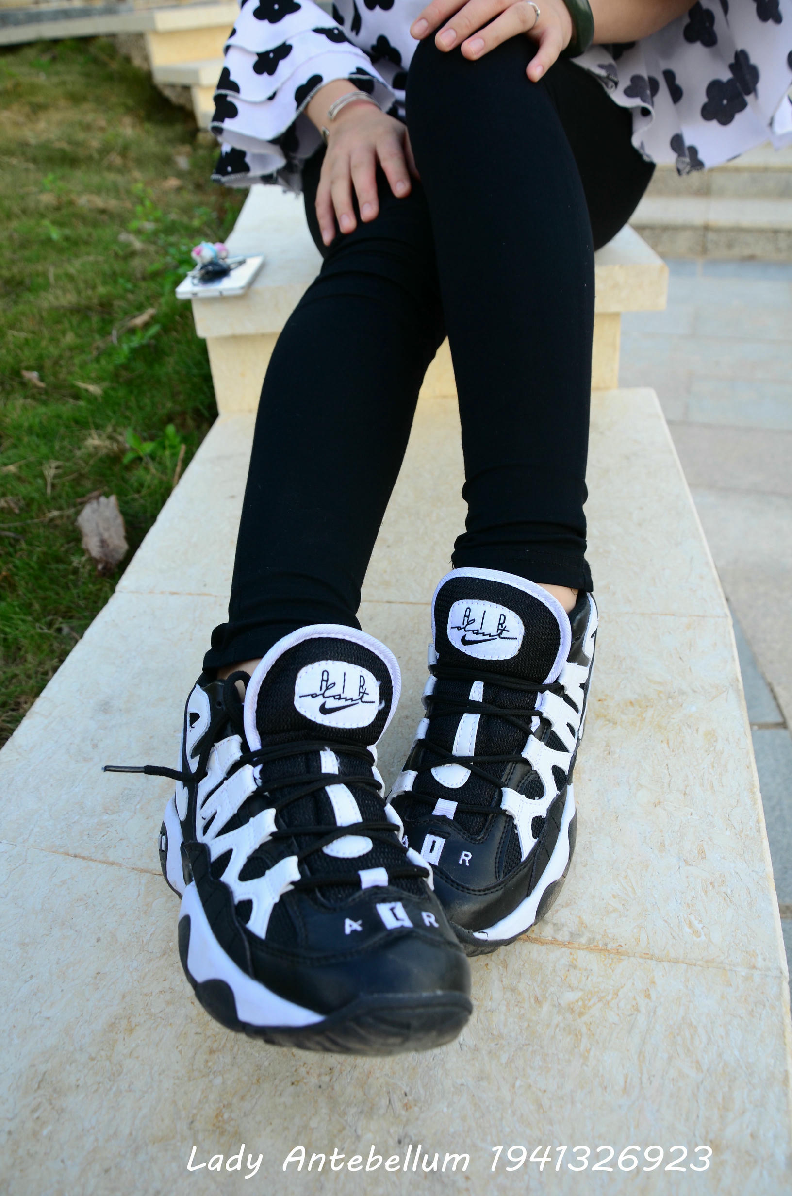 [战前女神] 恋足美腿棉袜女神级摄影套图 063 [89P-124MB]_第1集