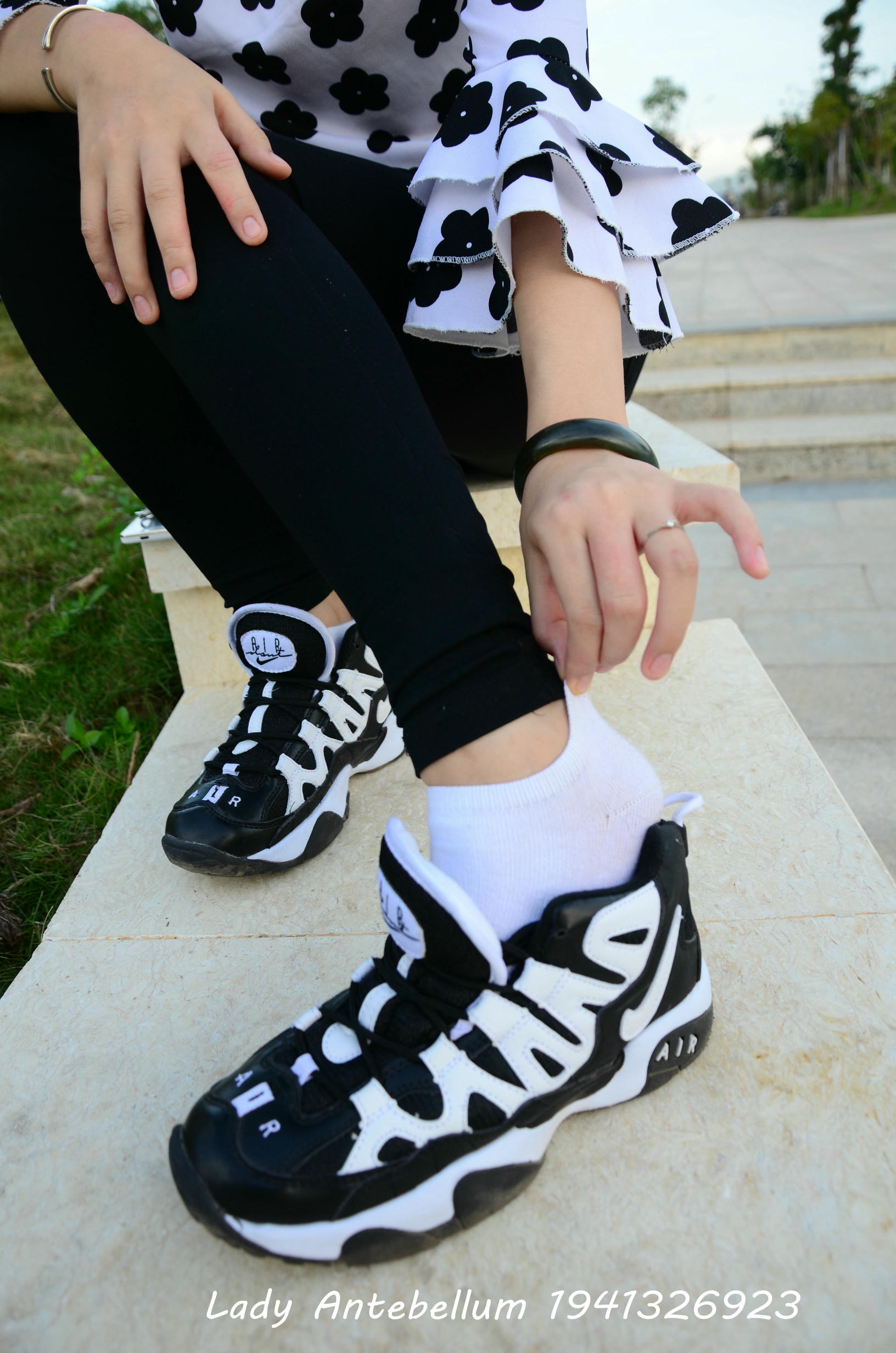 [战前女神] 恋足美腿棉袜女神级摄影套图 063 [89P-124MB]_第2集